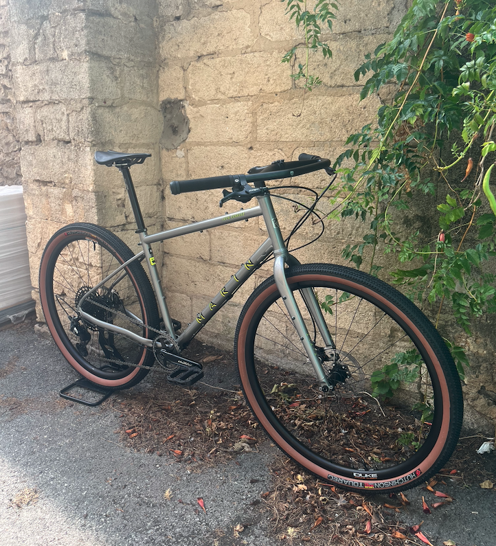 VELO CUSTOM MARIN FOUR CORNERS FLAT BAR VÉLO A LA CARTE BMX