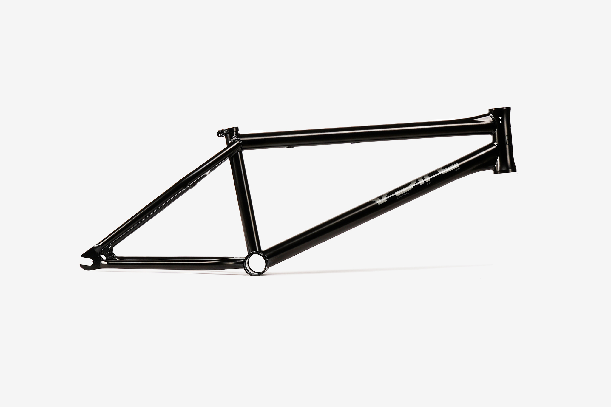 68dd134f5951ae6b1b07d787_ARC frame black_website_01