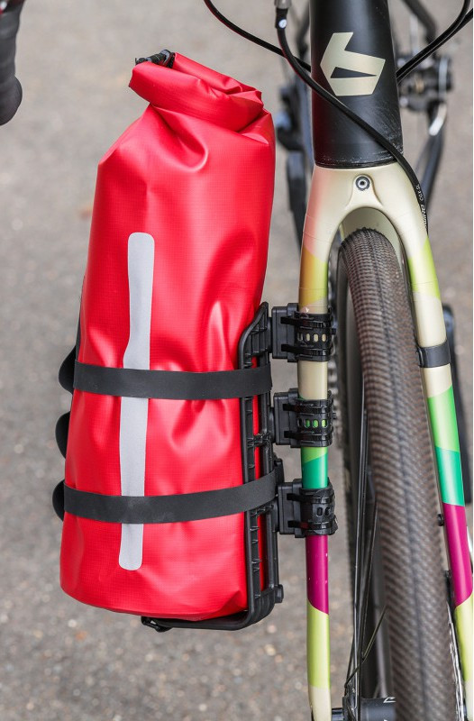 sacoche-fix-fourche-z-adventure-fork-pack-6l (1)