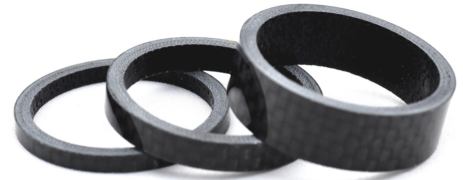 jeu-de-3-entretoises-carbone-noir-11-8-epaisseur-3-5-et-10mm-