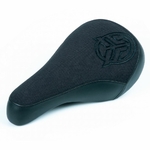 selle-federal-mid-pivotal-stealth-logo-black-raised-stitching-black