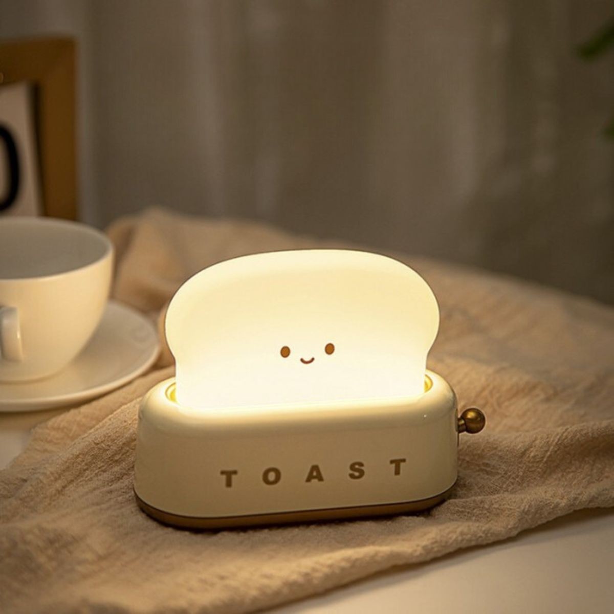 mary-s--led-lamp--toaster--yellow (3)