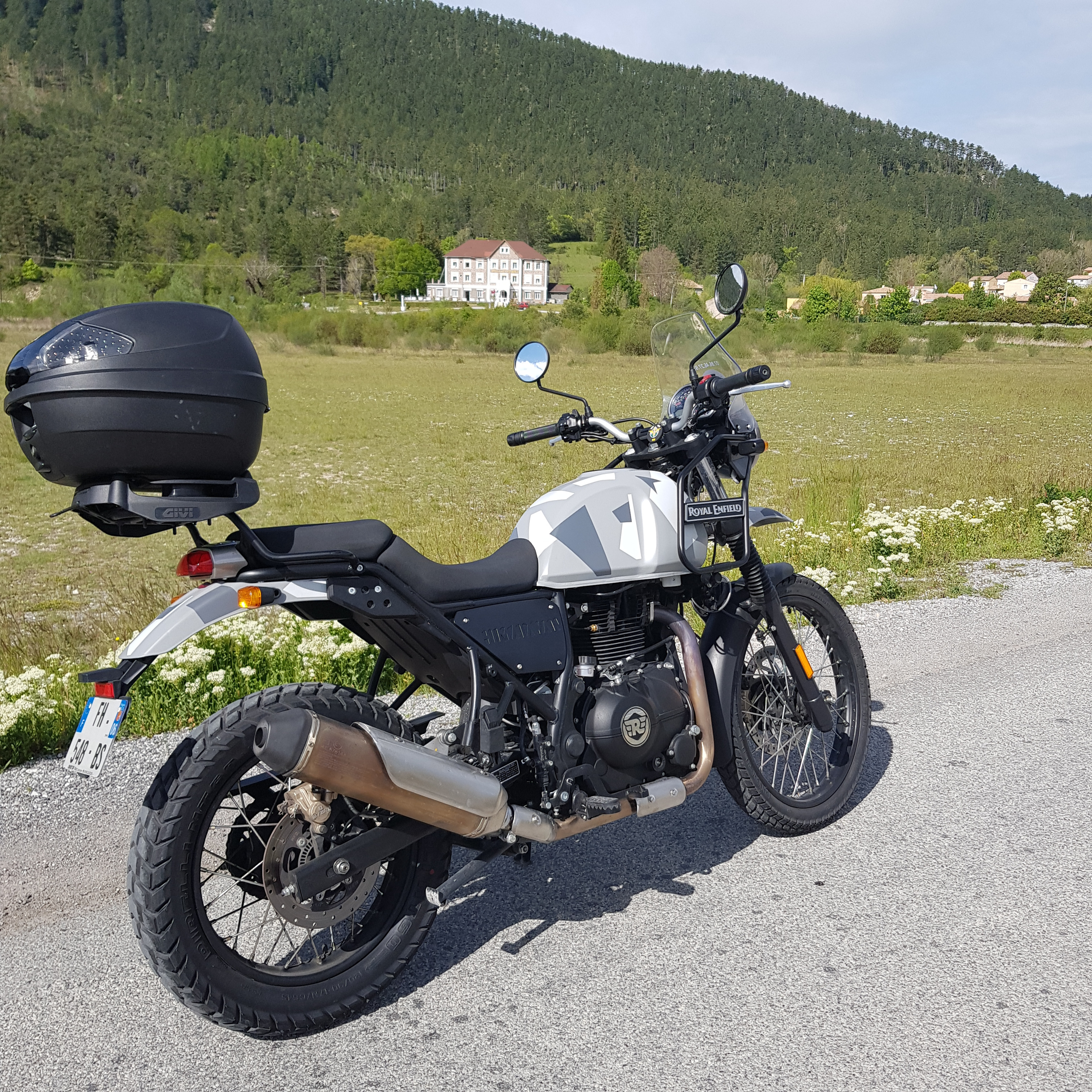 moto Royal enfield himalayan 410 sleet vue de côté