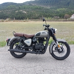 Royal enfield classic 350 vue de face