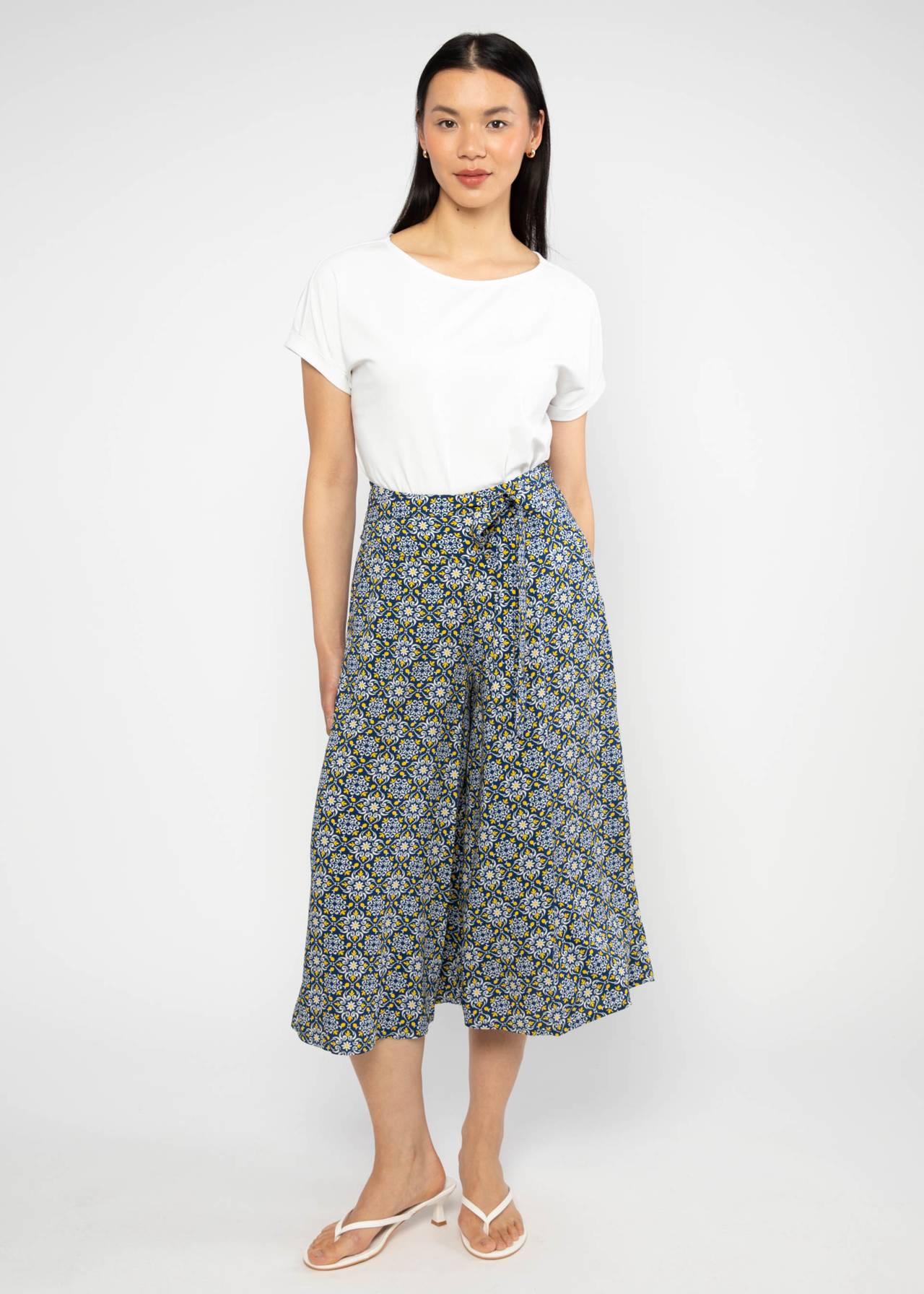 Pantalon-flotte-culotte-amalfi-shine-viscose-ecovero-Blutsgeschwister01