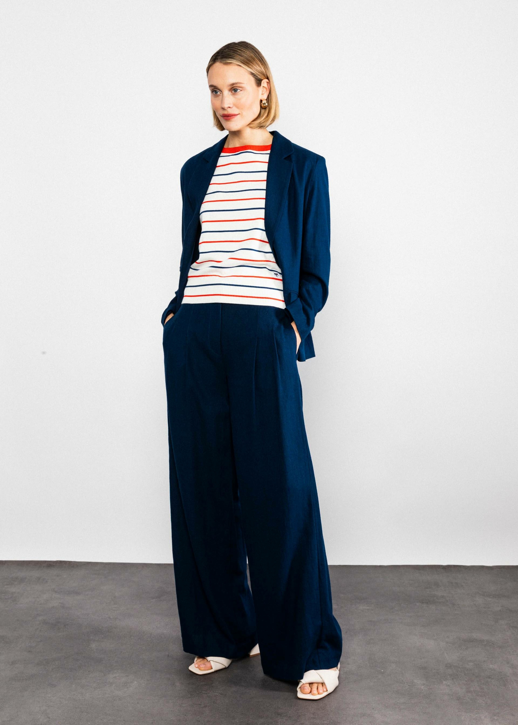 Pantalon-la-legerete-de-marlene-twilight-blue-lin-viscose-ecovero-Blutsgeschwister01