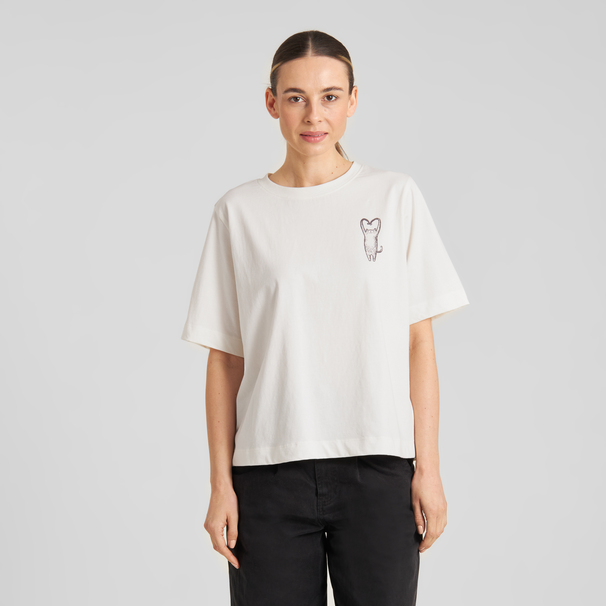 T-shirt-Vadstena-Heart-cat-blanc-cassé-coton-biologique-Dedicated01