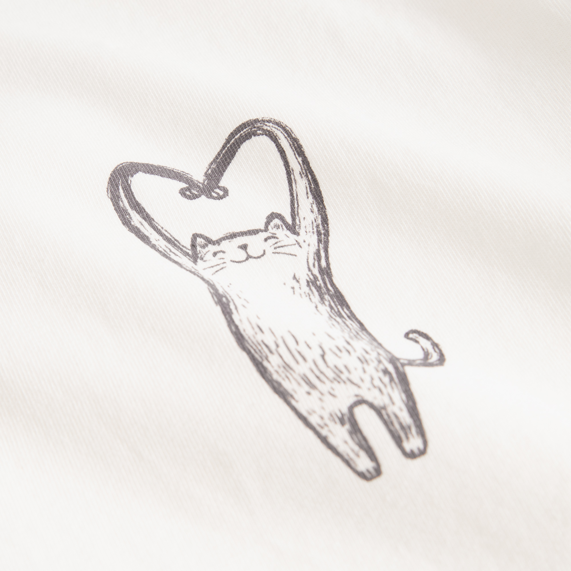 T-shirt-Vadstena-Heart-cat-blanc-cassé-coton-biologique-Dedicated02