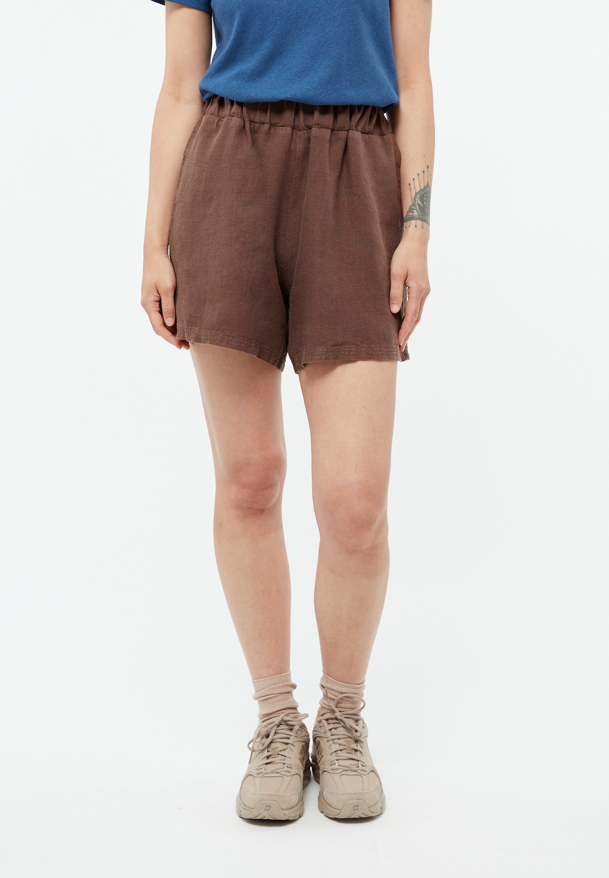 Short-Clementine-chocolate-brown-lin-Givn01
