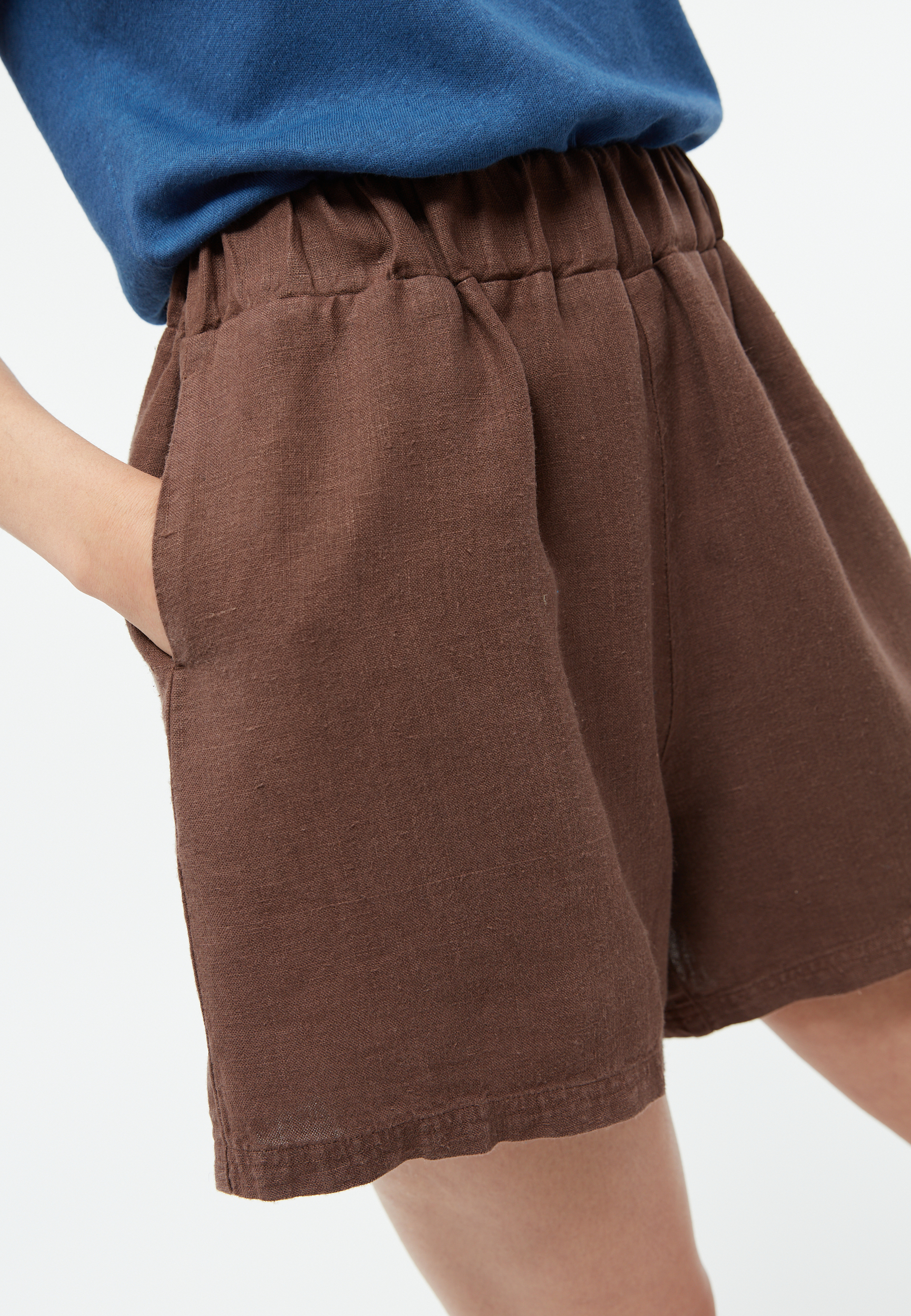 Short-Clementine-chocolate-brown-lin-Givn03