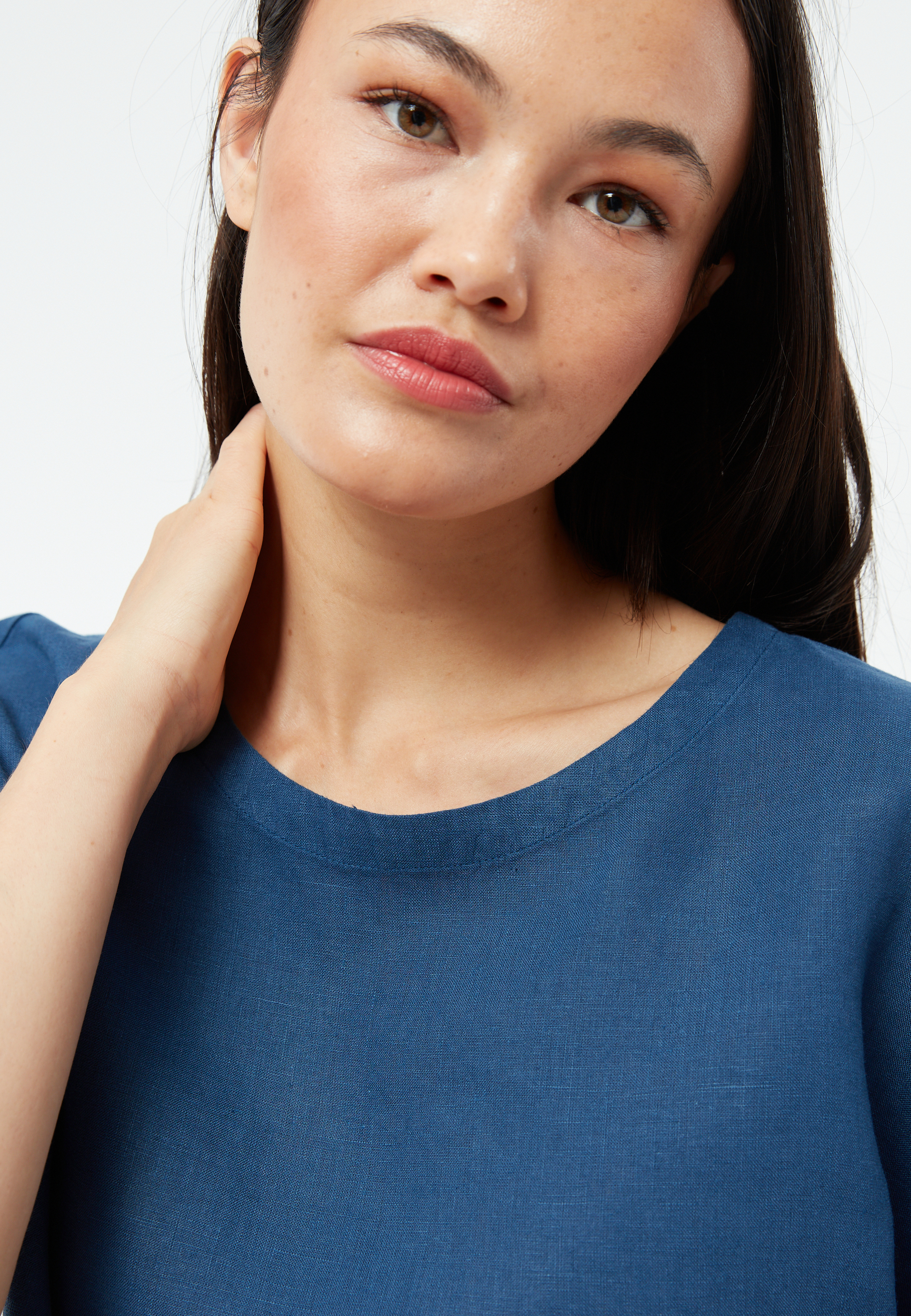 Blouse-Pina-Blazing-blue-lin-Givn03