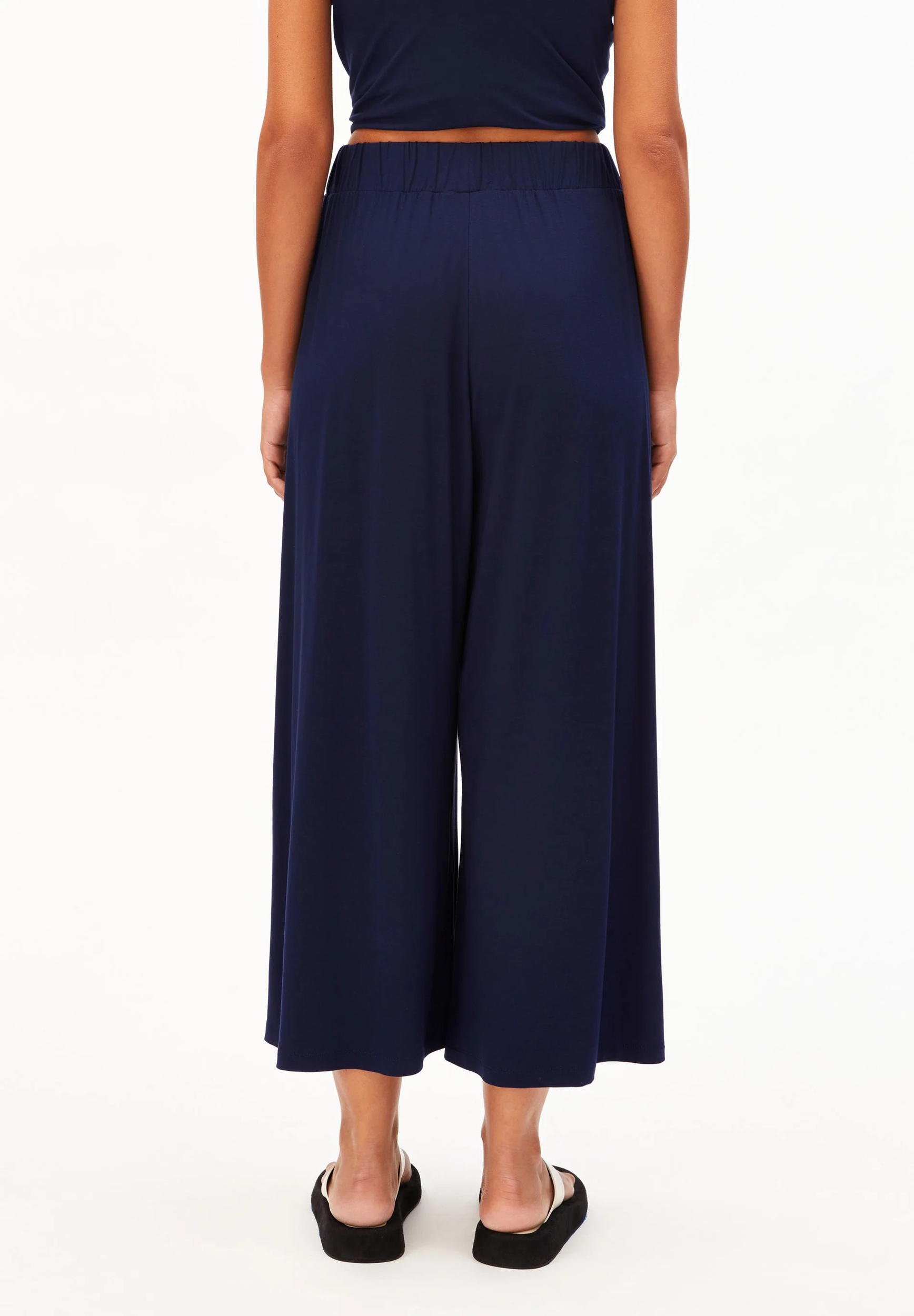 Pantalon-night-sky-viscose-ecovero-Armed-Angels02