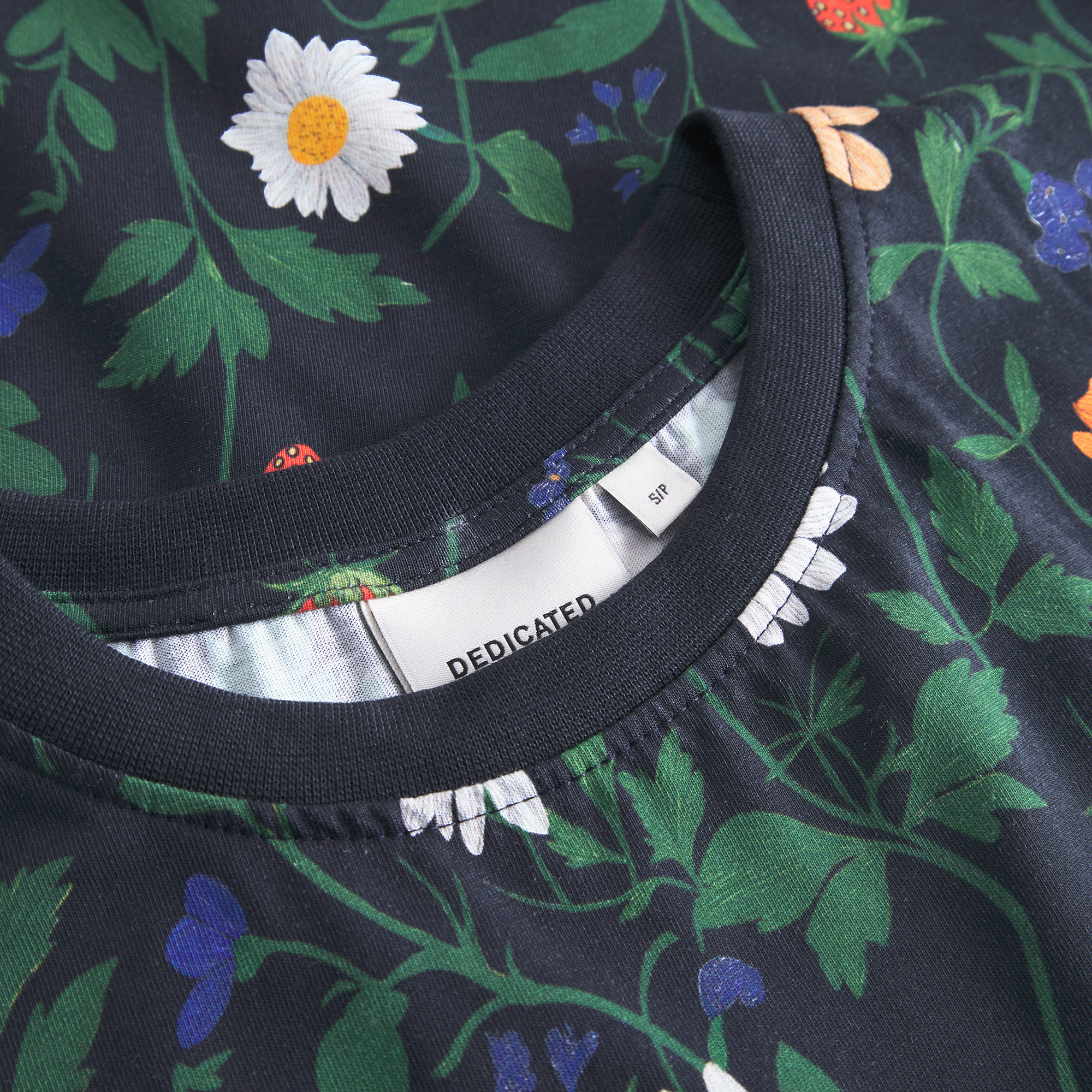 T-shirt-Strawberry-Field-black-coton-biologique-Dedicated03