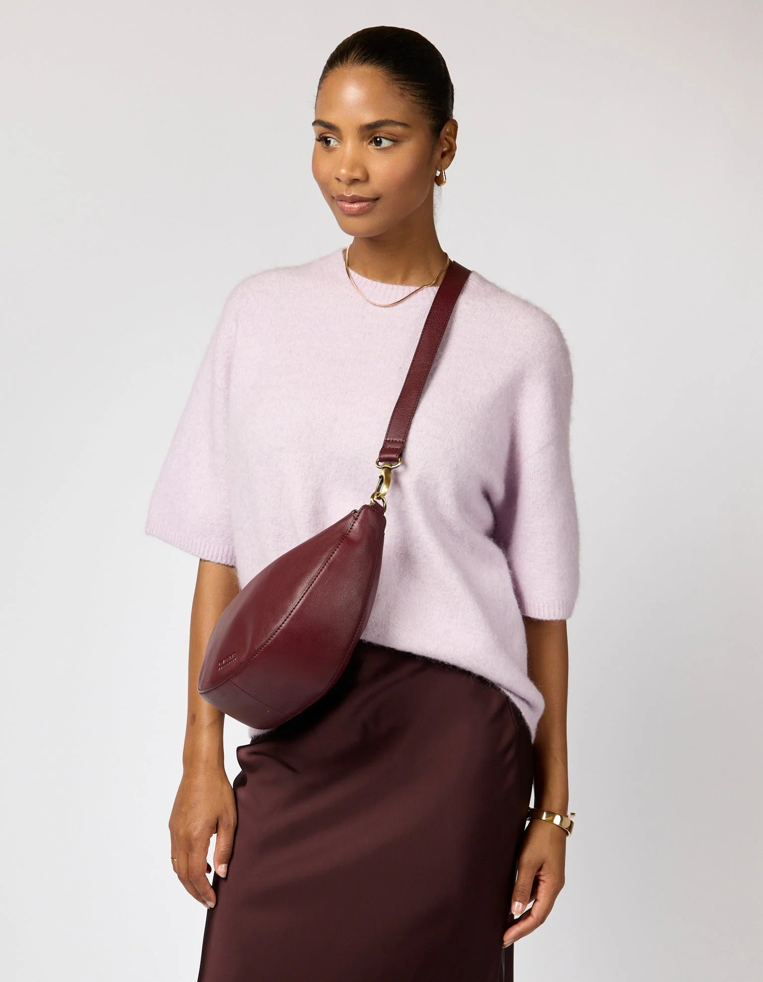 Sac-Leo-twisted-handle-dark-cherry-soft-grain-leather-O-my-Bag03