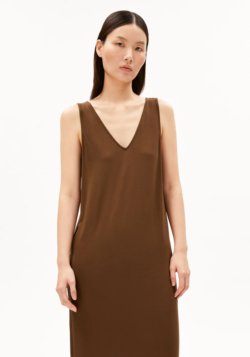 Robe-dried-palm-viscose-ecovero-Armed-Angels01