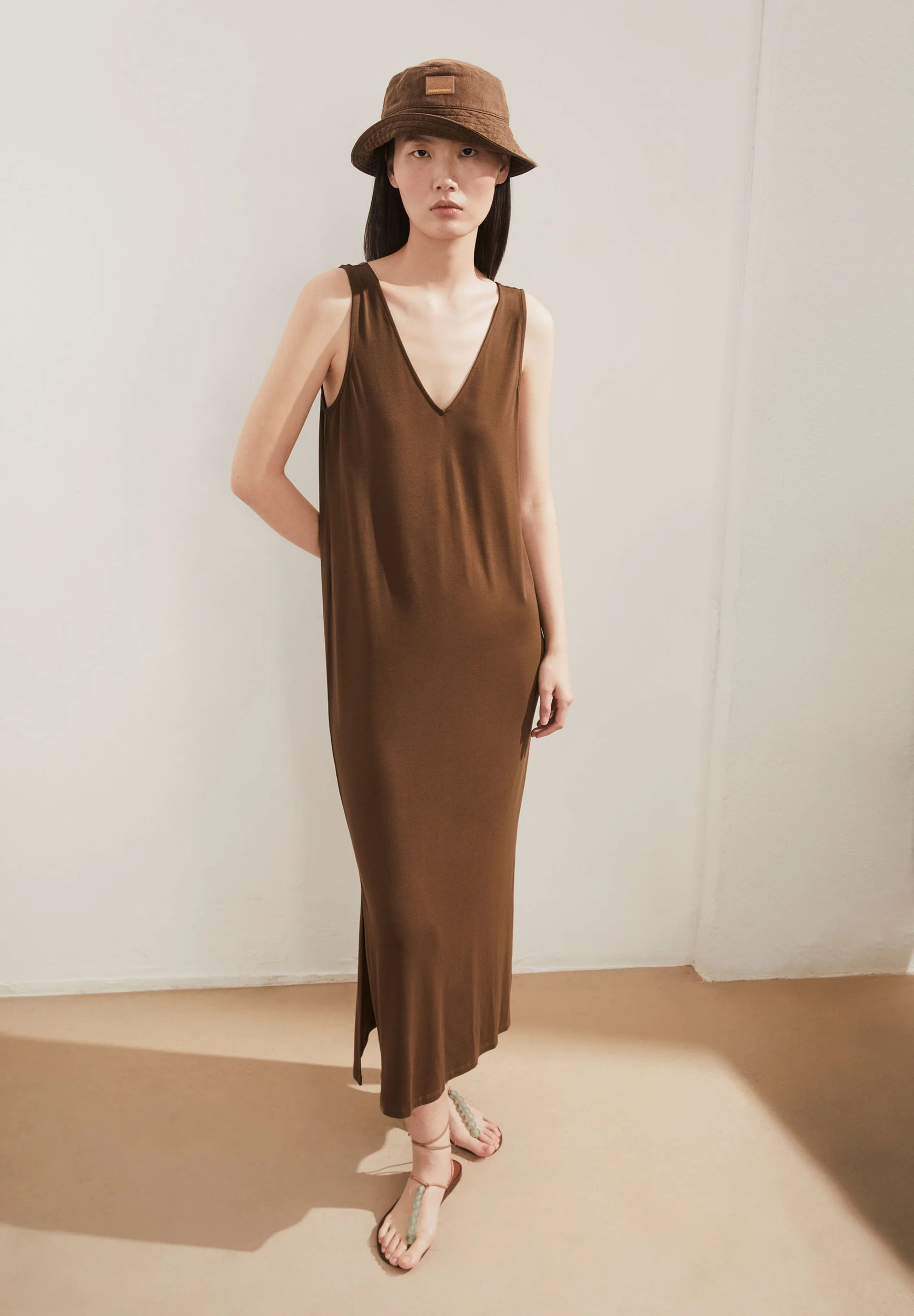 Robe-dried-palm-viscose-ecovero-Armed-Angels04