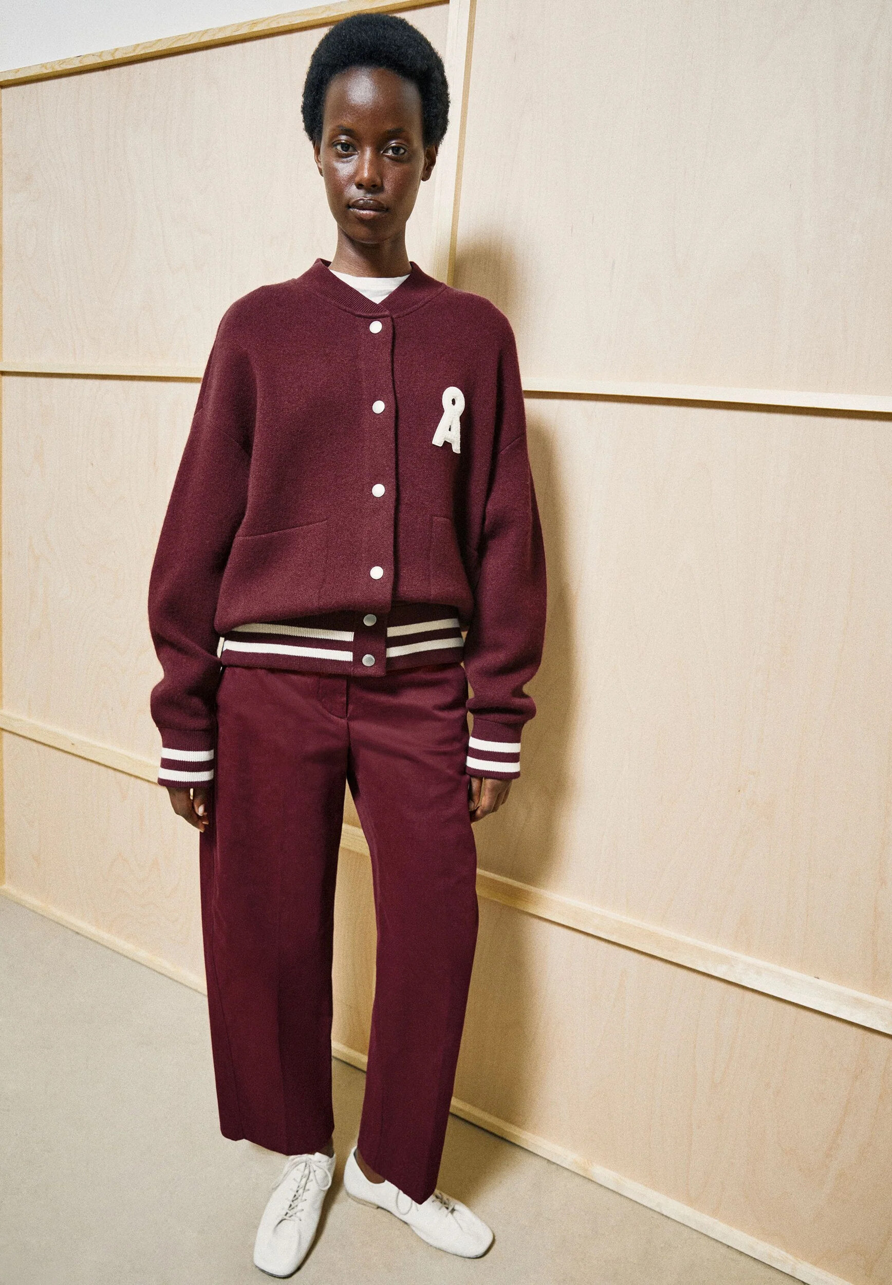 Pantalon-Barrel-leg-twill-velvet-red-coton-biologique-Armed-Angels04