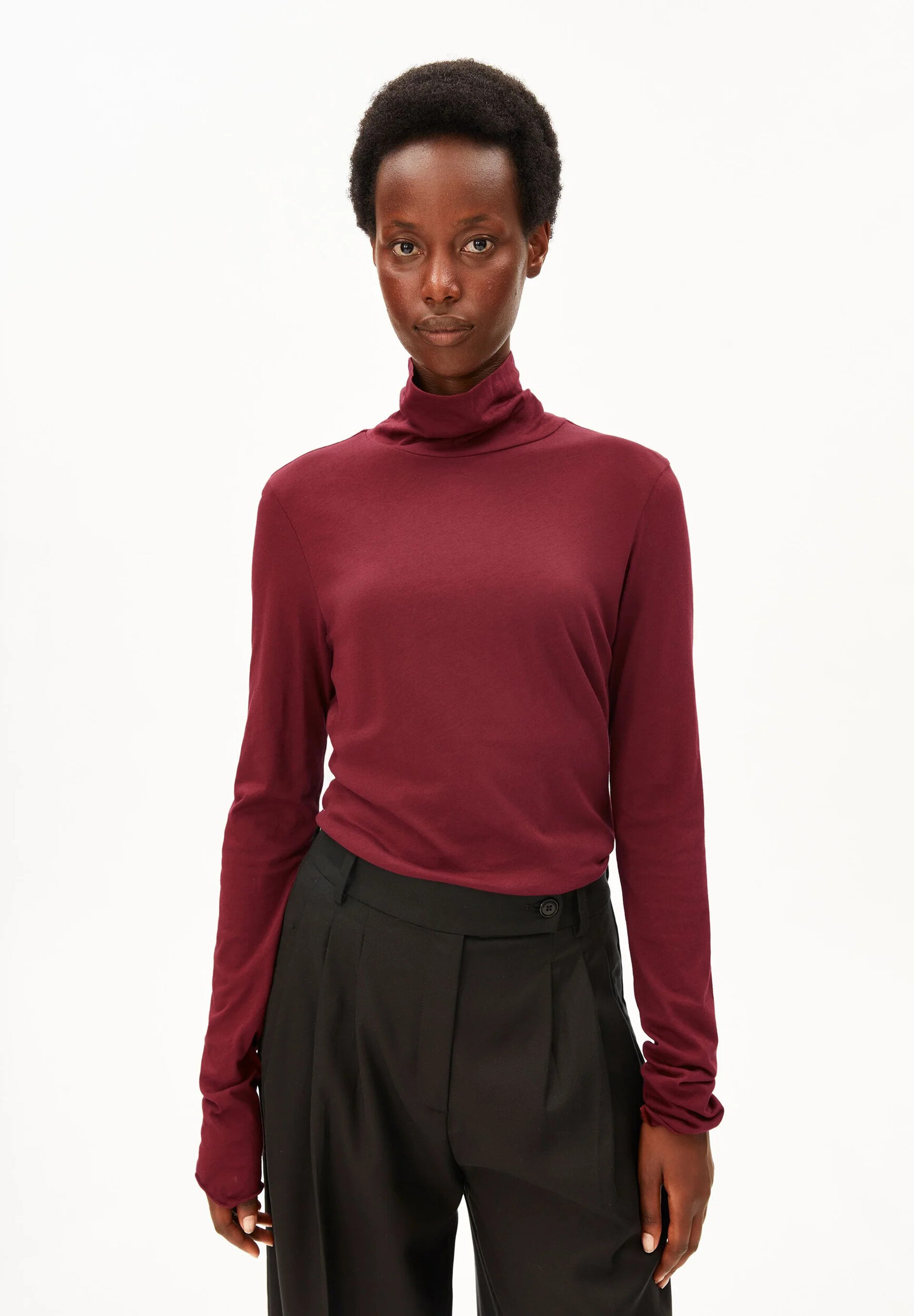 Sous-pull-Grazilianaa-velvet-red-coton-biologique-Armed-Angels01