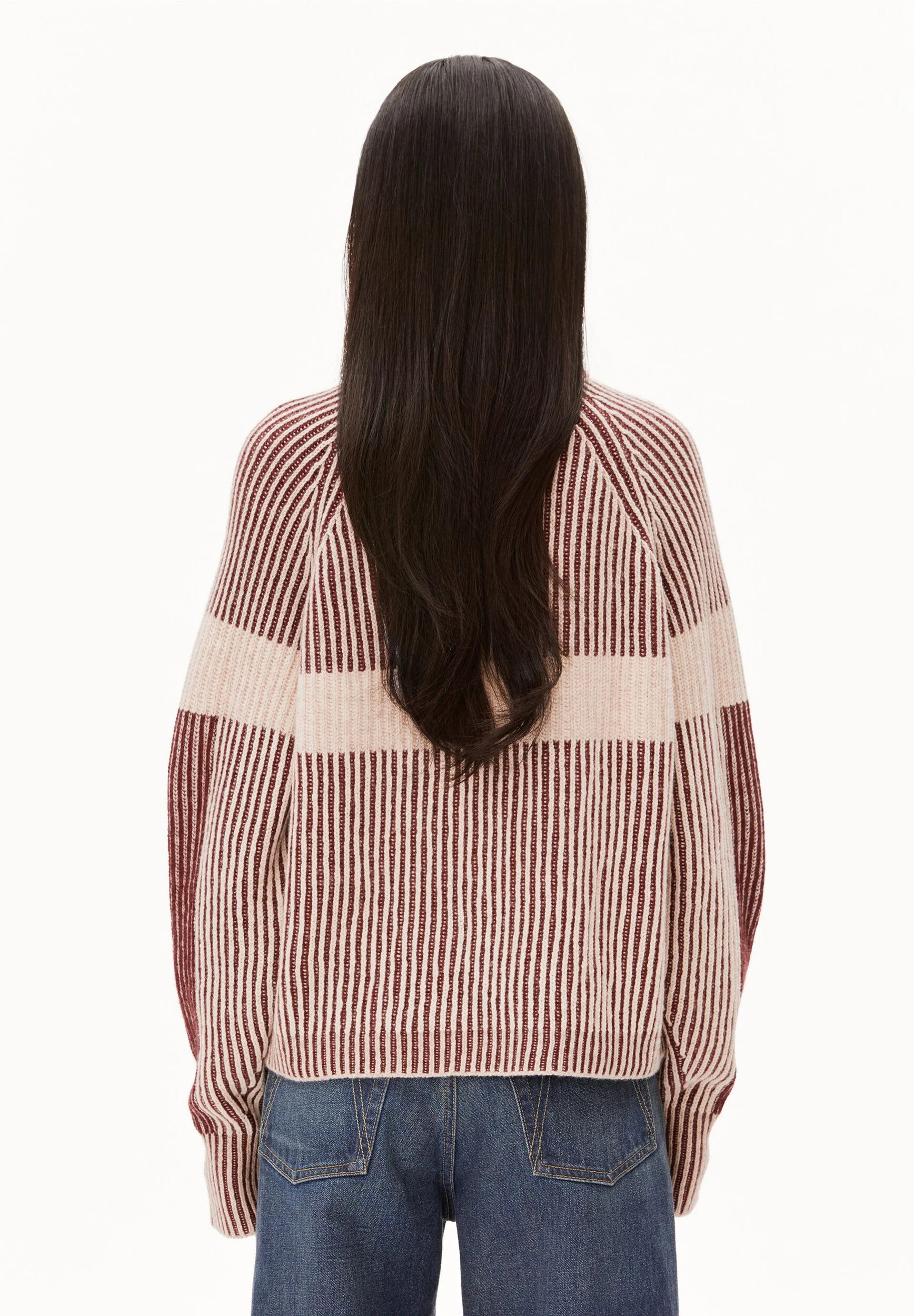 Pull-Artwork-velvet-red-oatmilk-honey-laine-biologique-coton-biologique-Armed-Angels02