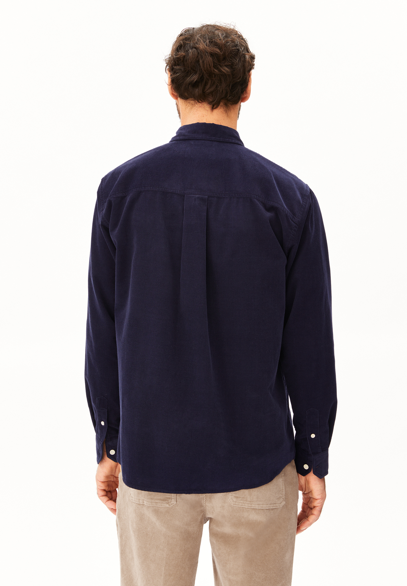 Chemise-Ben-velours-tinted-navy-coton-biologique-Armed-Angels04