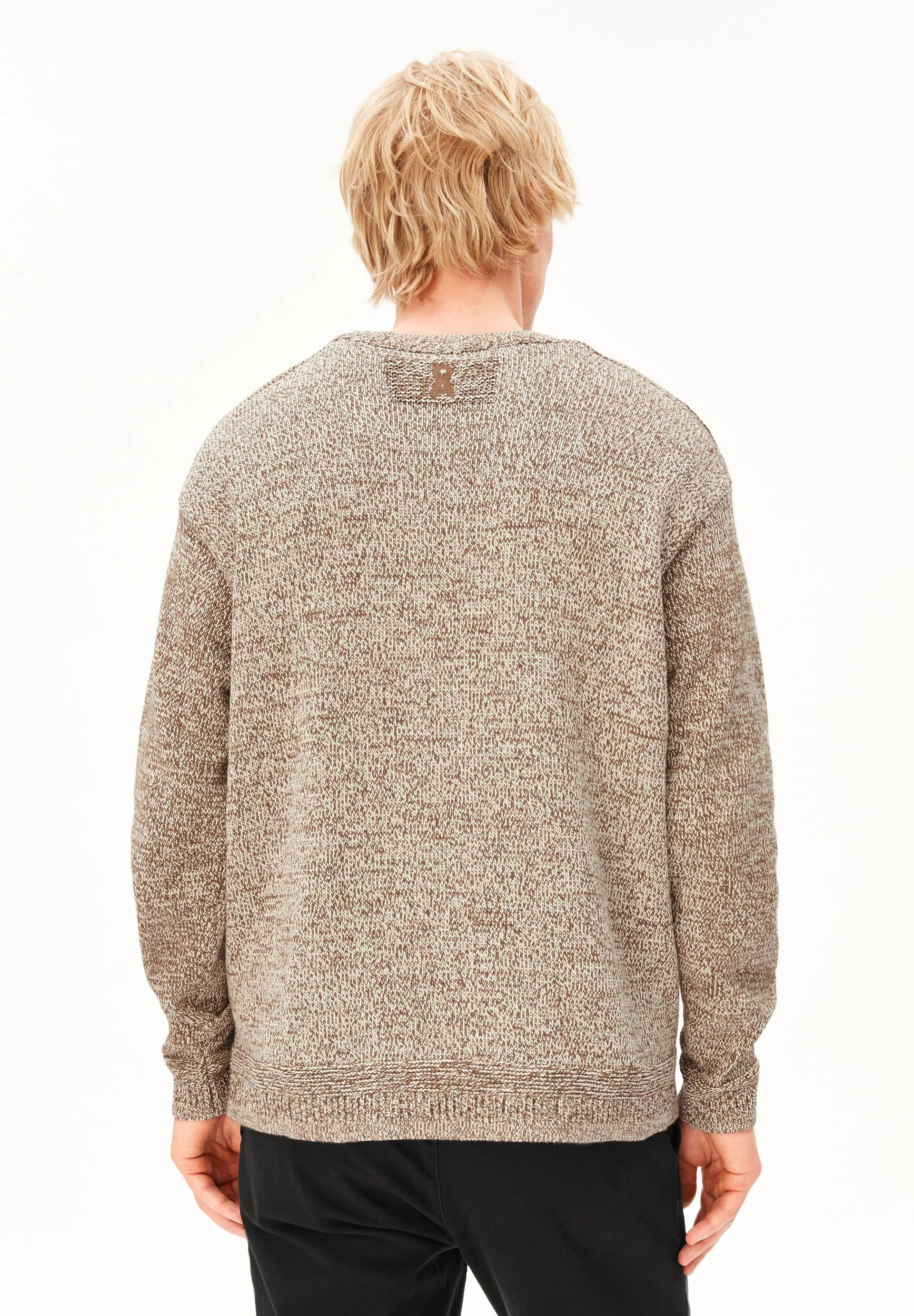 Pull-Mouline-amberwood-oatmilk-coton-biologique-Armed-Angels02