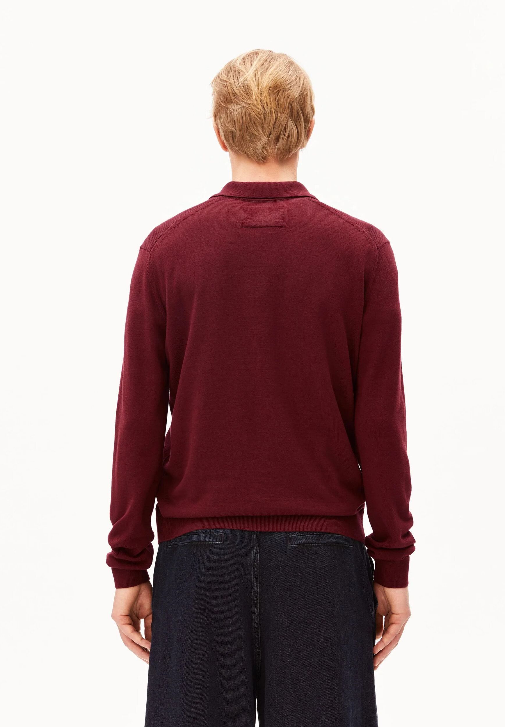 Pull-polo-Boris-velvet-red-coton-biologique-Armed-Angels02