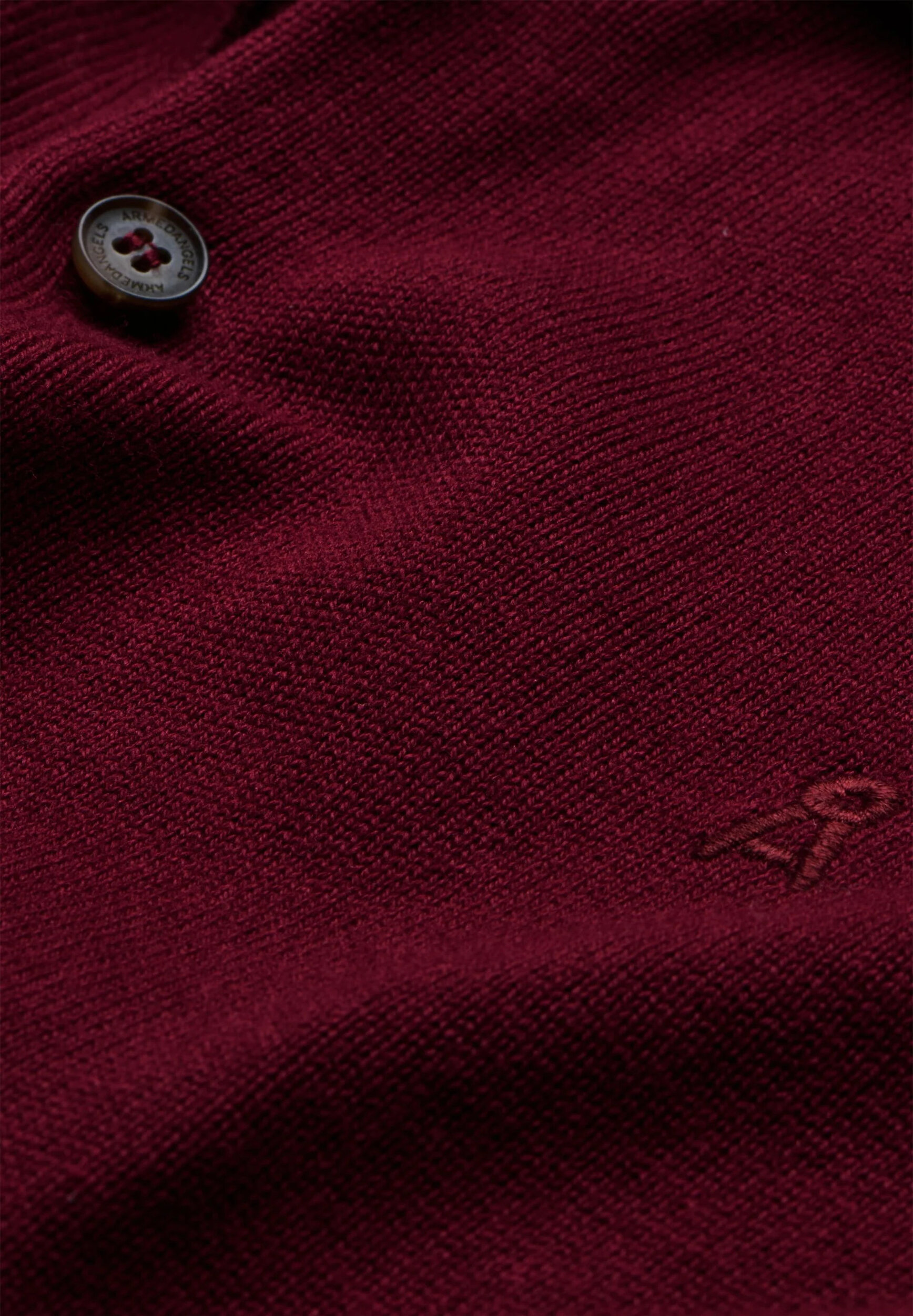 Pull-polo-Boris-velvet-red-coton-biologique-Armed-Angels06