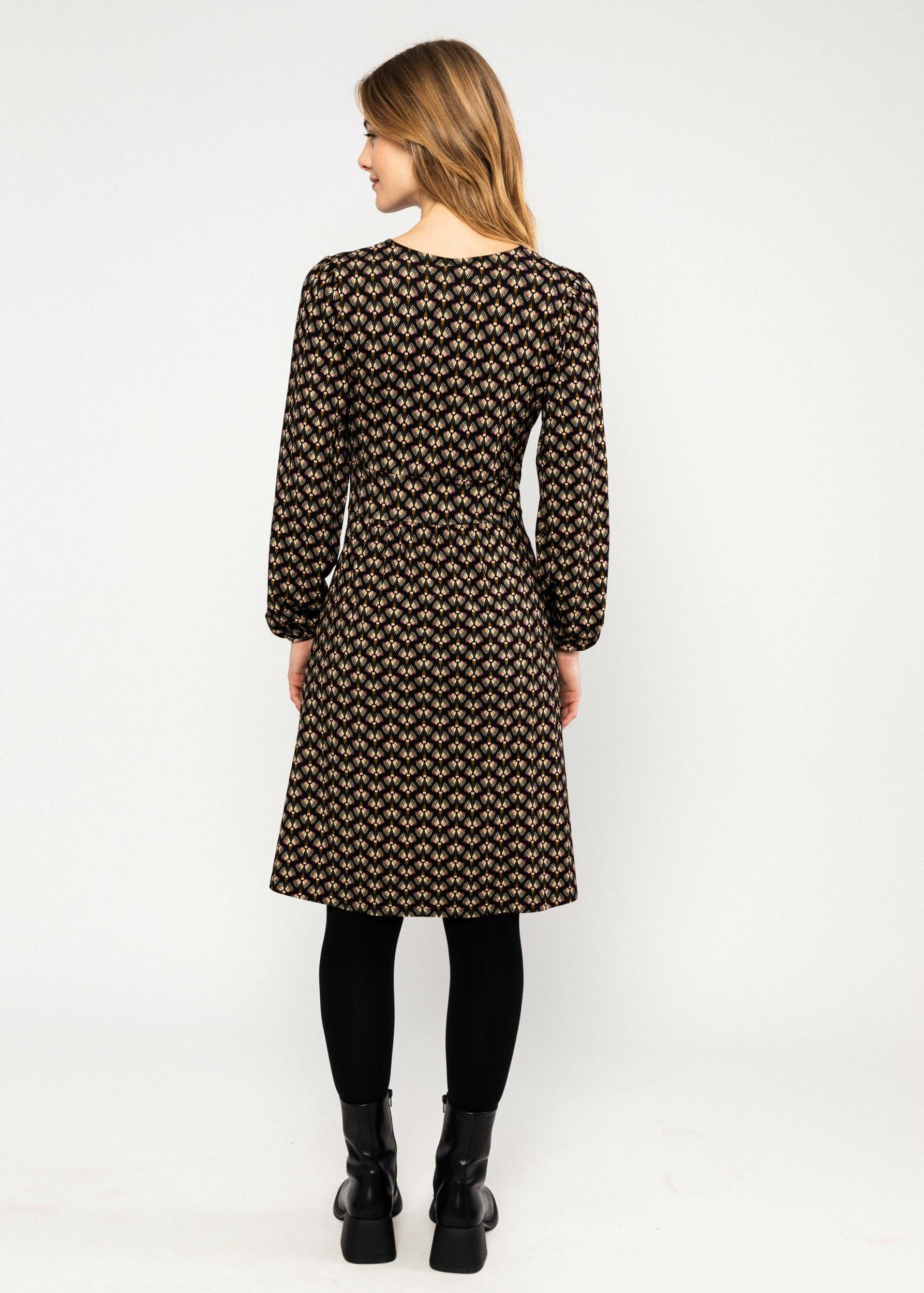 Robe-something-old-something-new-noir-flor-de-caballera-viscose-ecovero-Blutsgeschwister03