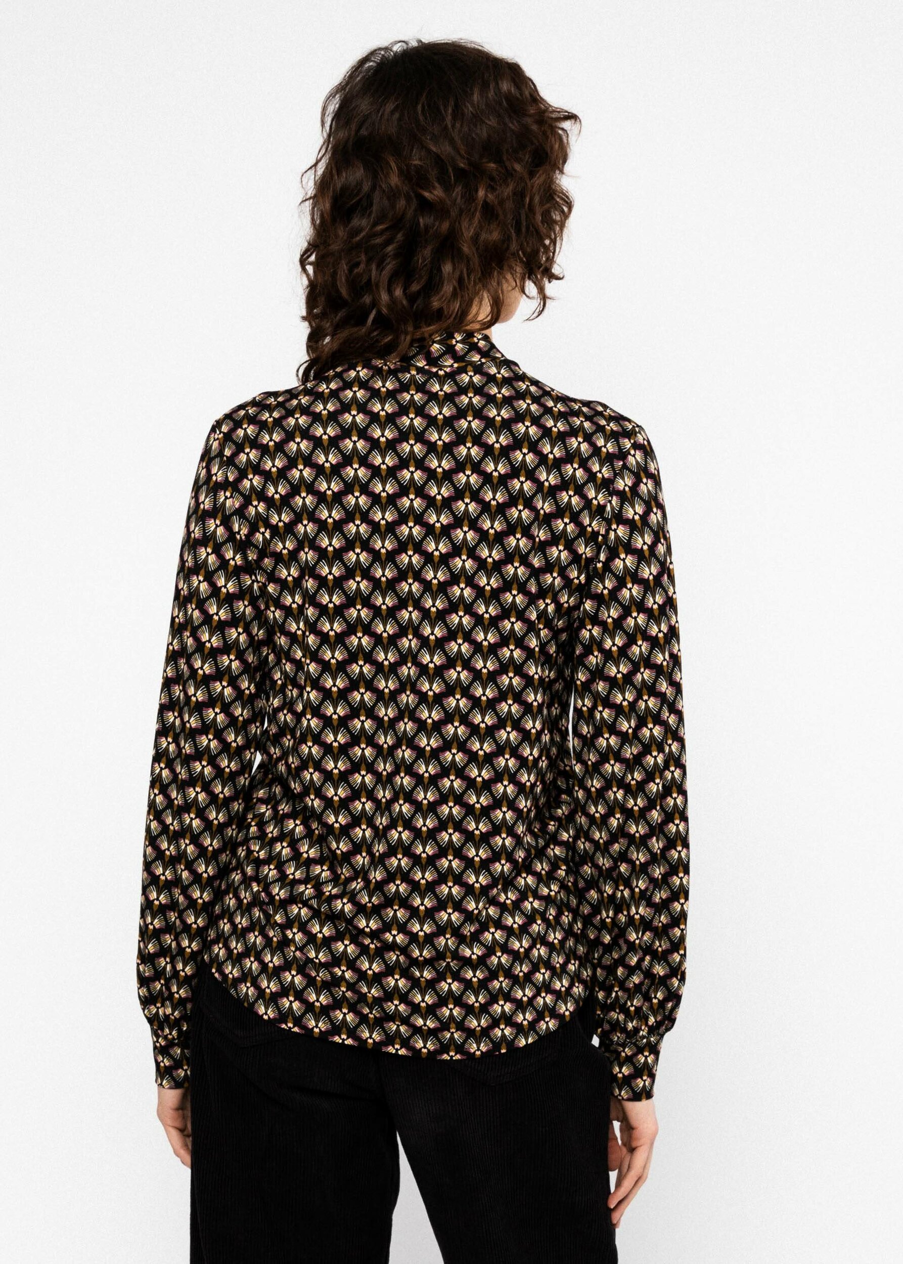 Blouse-L-Odelette-pour-Helma-noir-flor-de-caballera-viscose-ecovero-Blutsgeschwister03