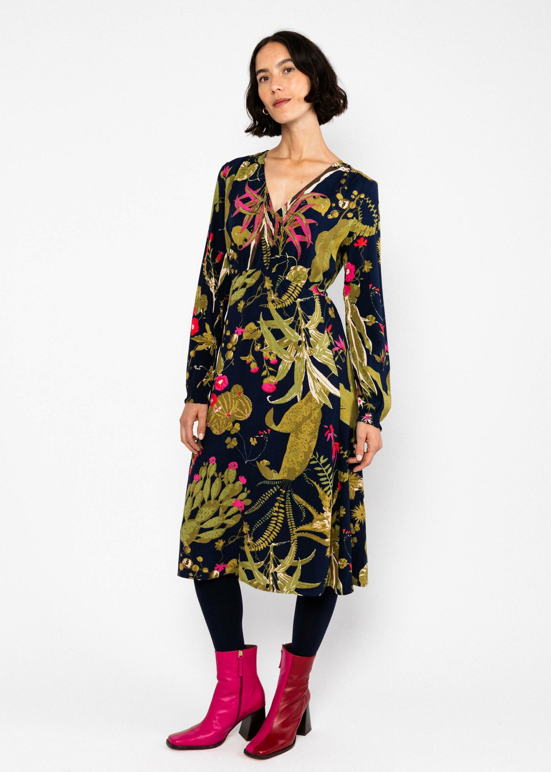 Robe-fay-sauvage-bleu-western-romance-viscose-ecovero-Blutsgeschwister01