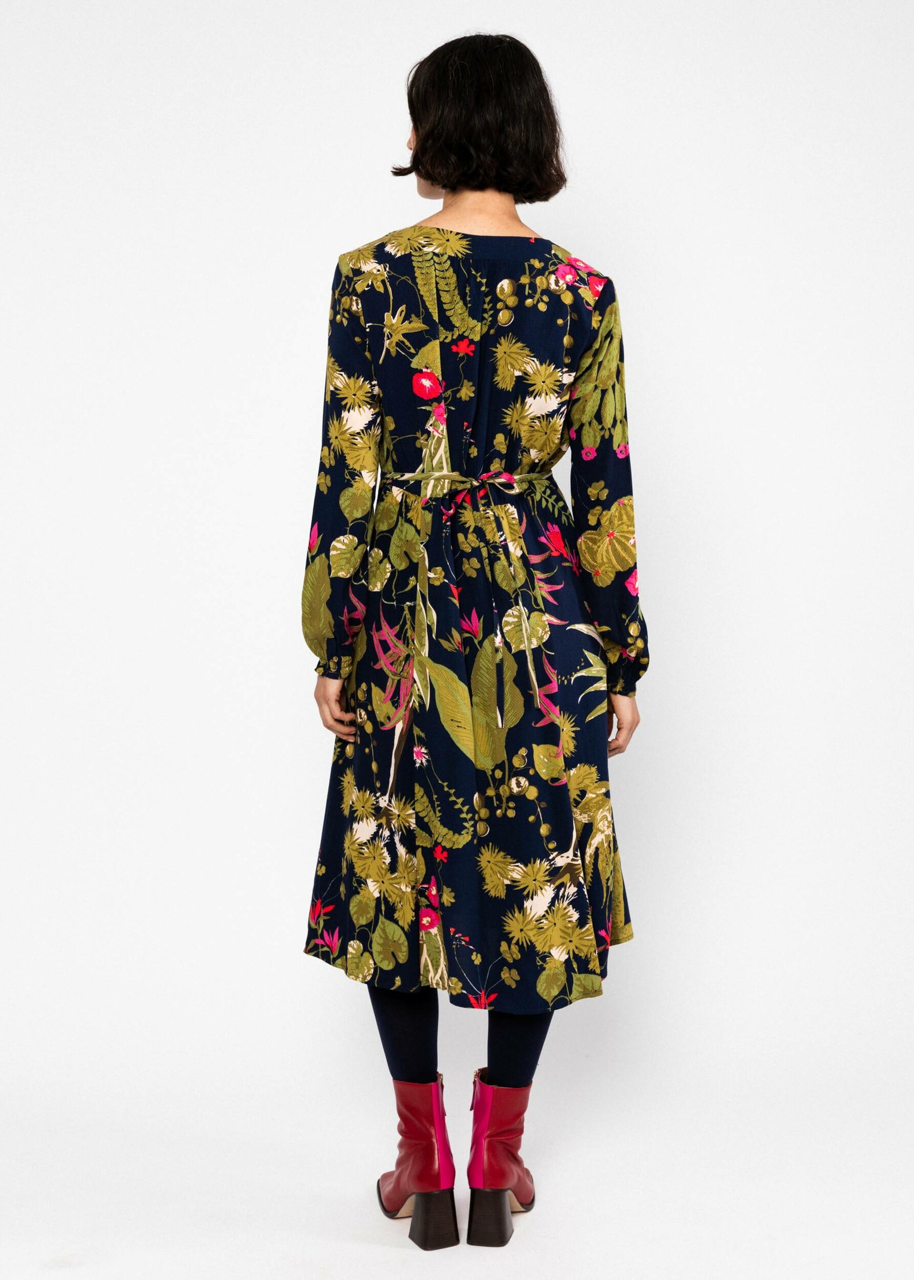 Robe-fay-sauvage-bleu-western-romance-viscose-ecovero-Blutsgeschwister03