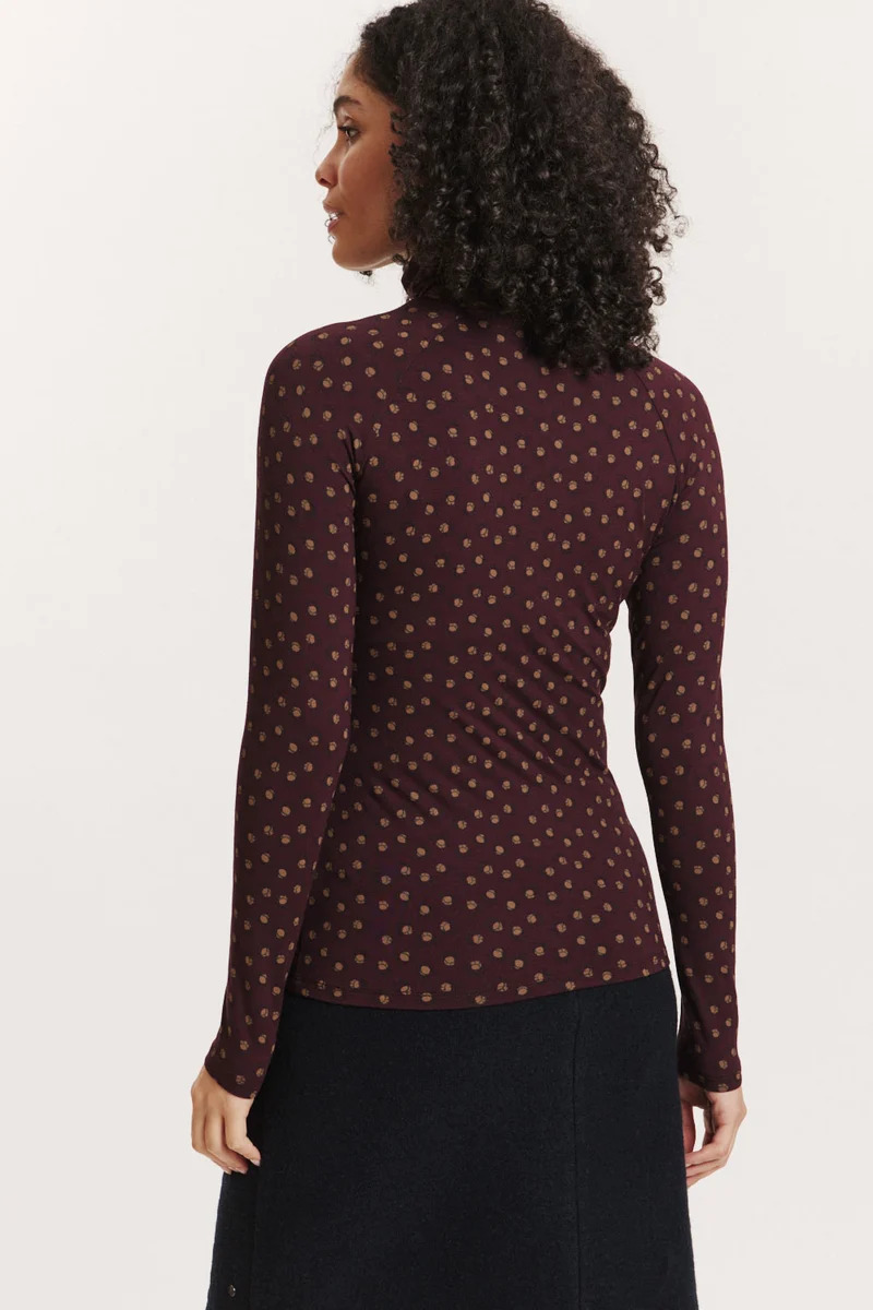 Sous-pull-Chiaraa-burgundy-sun-viscose-ecovero-Tranquillo03