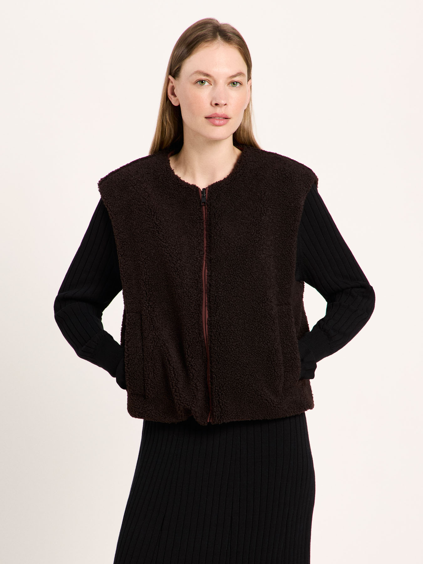 Veste-Begonia-Wende-Weste-polyester-recycle-bitter-chocolate-Lanius01
