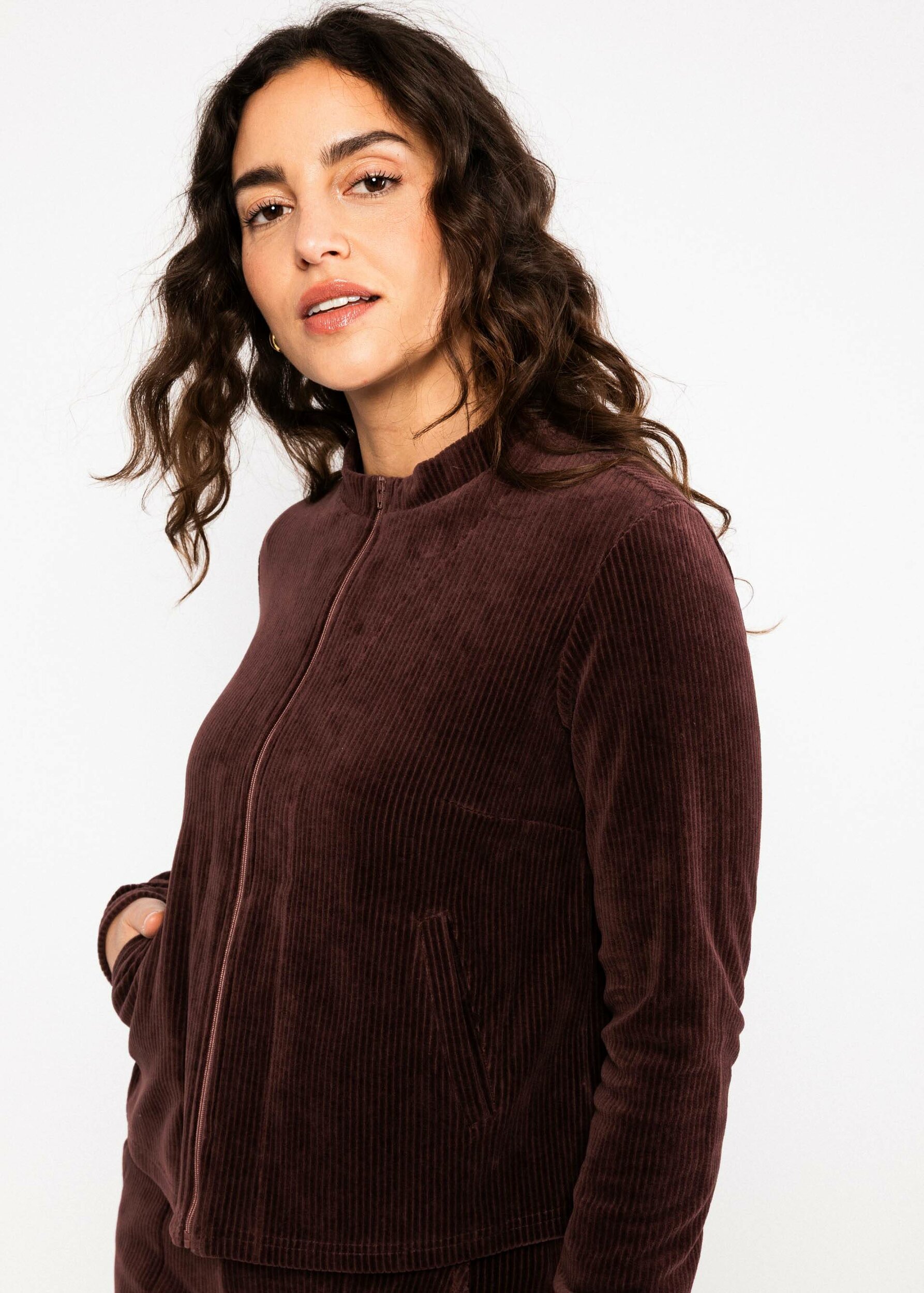 Cardigan-Jolly-zip-up-brown-velours-coton-biologique-polyester-recyclé-blutsgeschwister01
