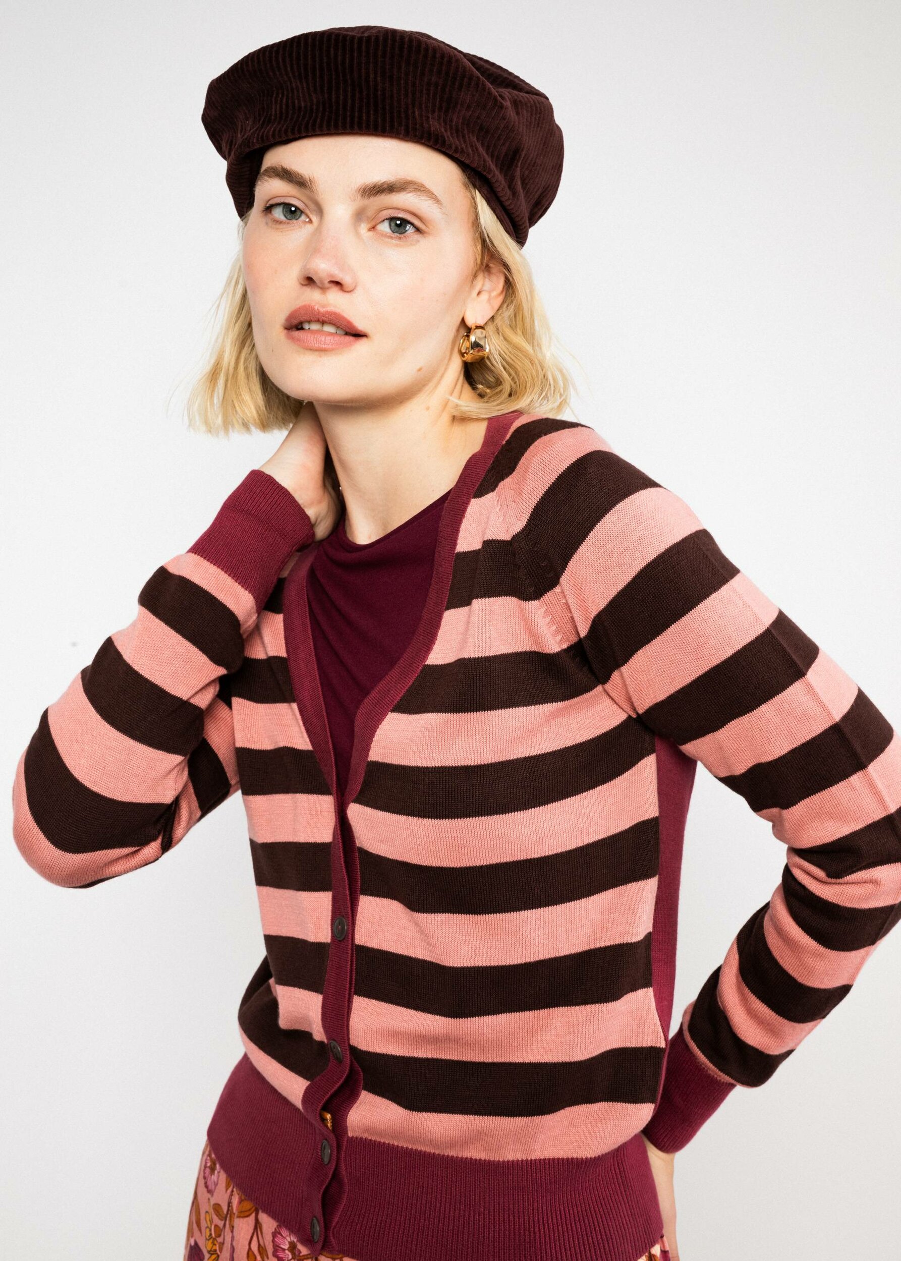 Beret-d-amour-brown-velours-coton-biologique-polyester-recyclé-blutsgeschwister01