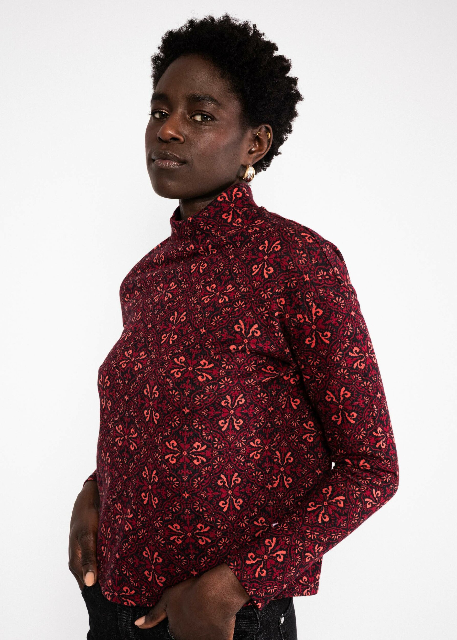Pull-warm-up-turtle-vienna-art-black-bordeaux-coton-biologique-Blutsgeschwister04
