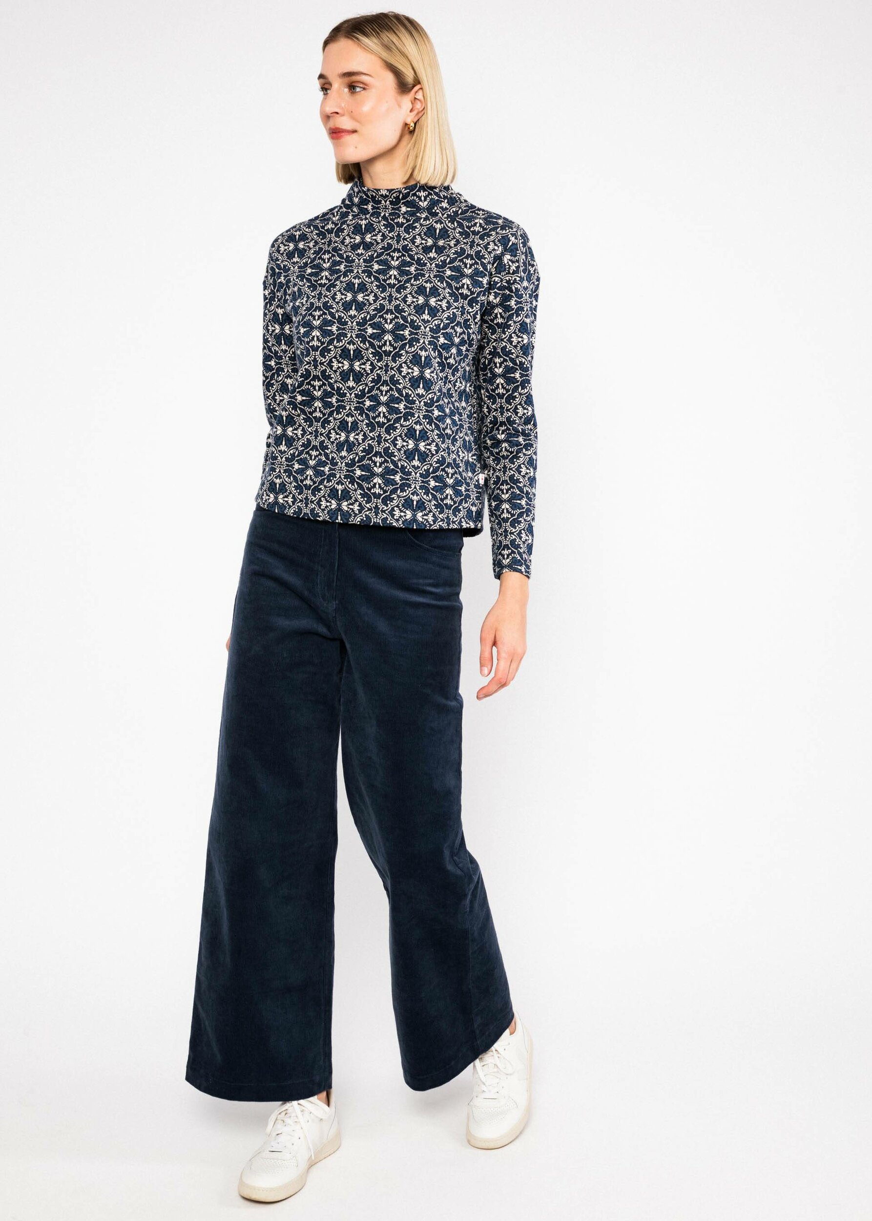 Pull-warm-up-turtle-vienna-art-blue-bleu-coton-biologique-Blutsgeschwister05
