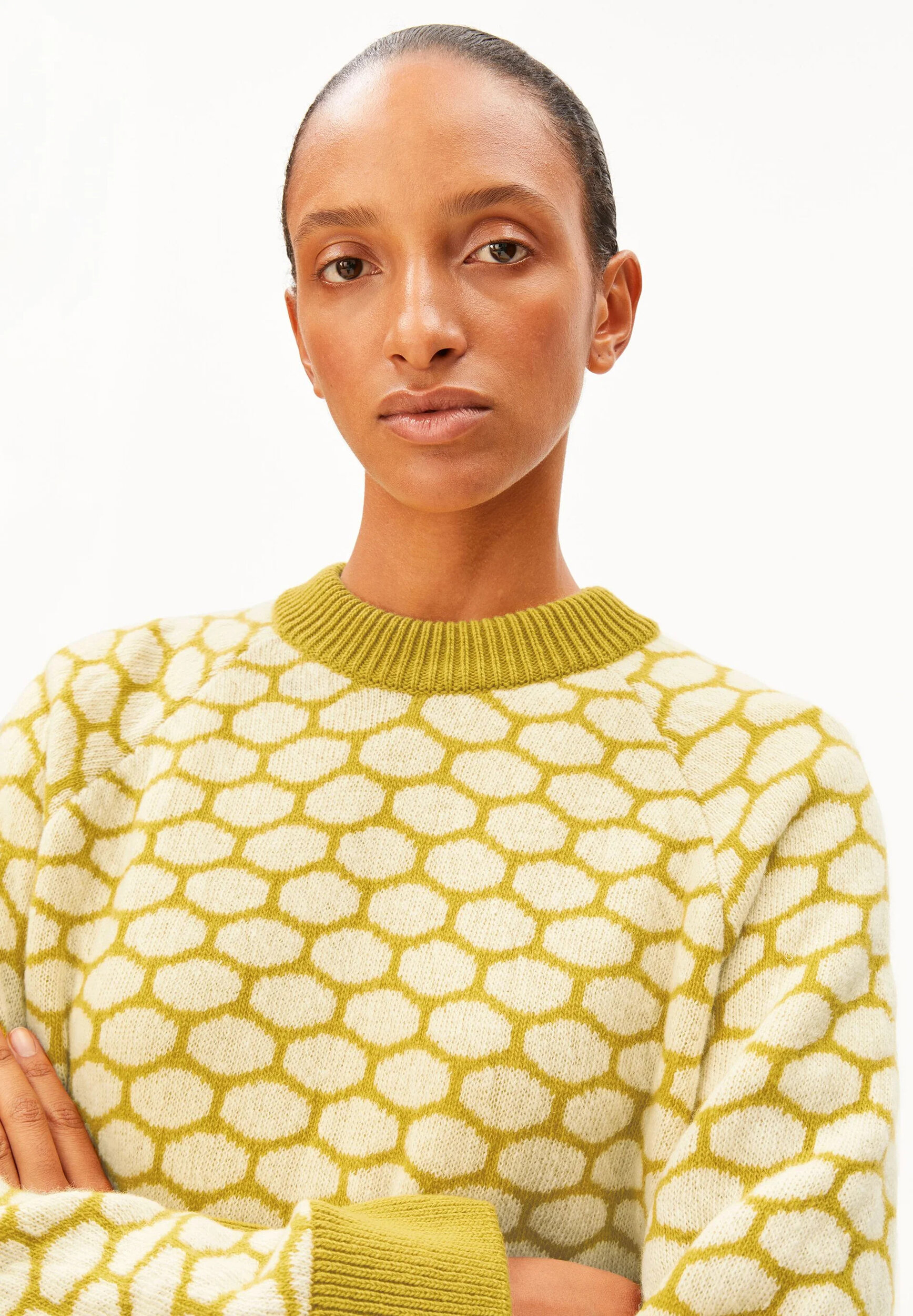 Pull-Multi-dots-moss-laine-recyclee-laine-biologique-Armed-Angels03