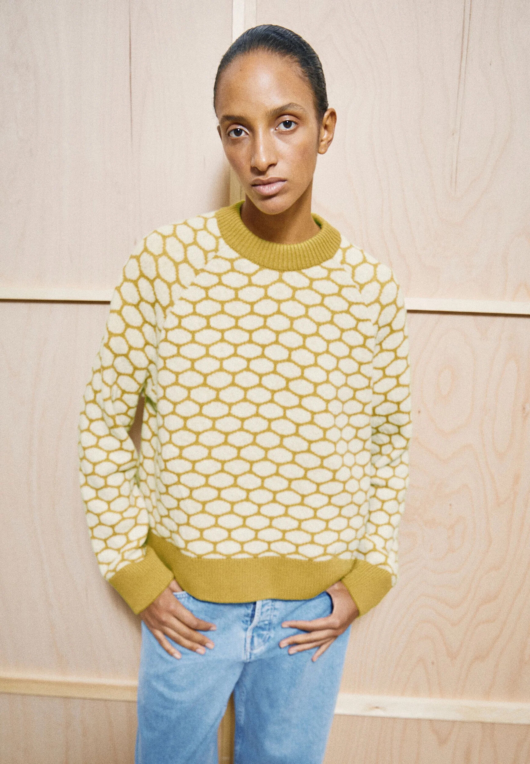 Pull-Multi-dots-moss-laine-recyclee-laine-biologique-Armed-Angels04
