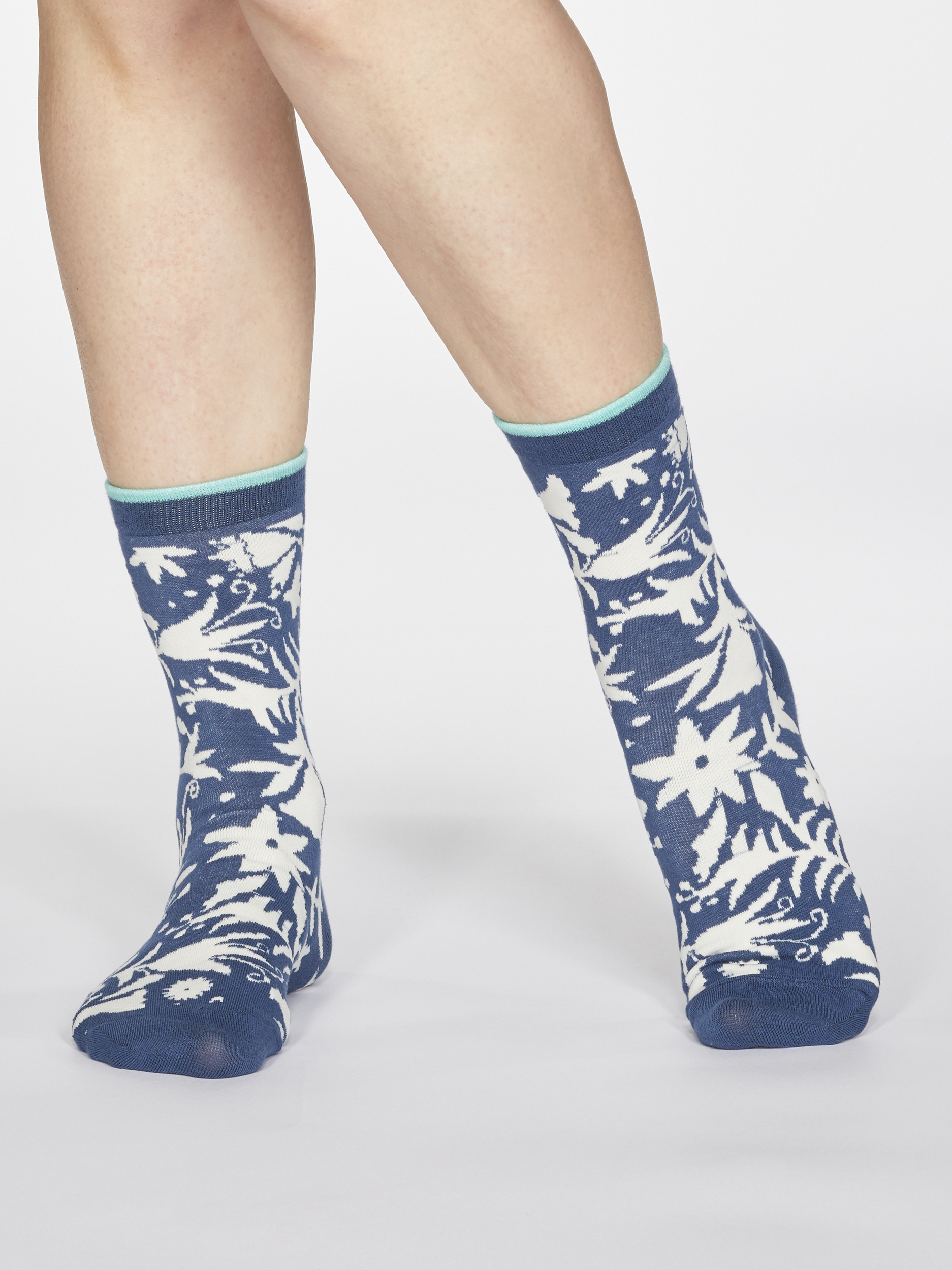 SPW623-POWDER-BLUE--Otomi-Floral-Organic-Cotton-Socks-in-Powder-Blue-2F