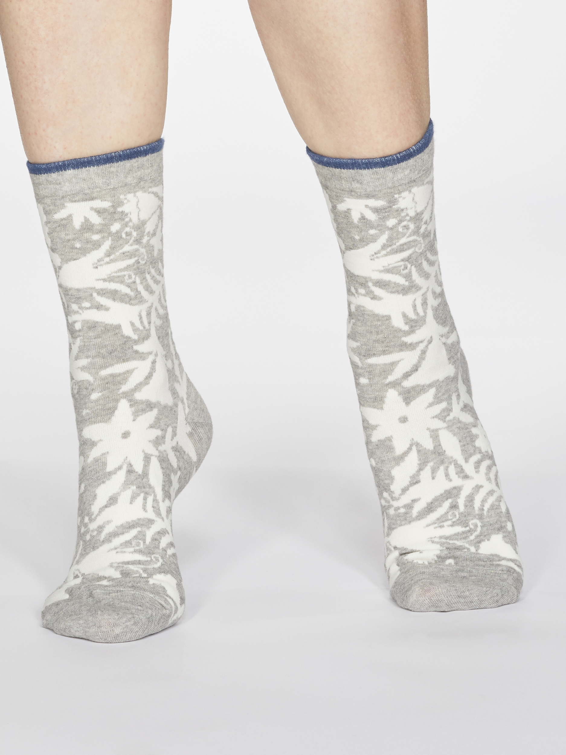 SPW623-GREY-MARLE--Otomi-Floral-Organic-Cotton-Socks-in-Grey-Marle-2F