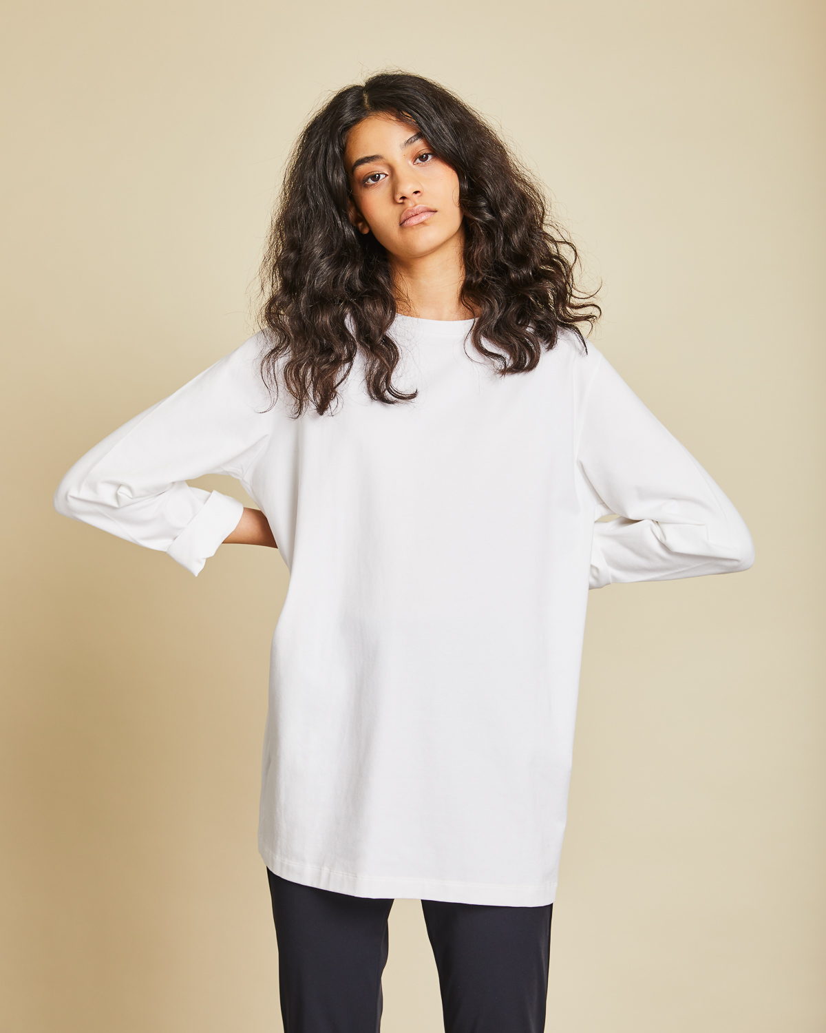 boylongsleeve_white_pants_manhattan_7972