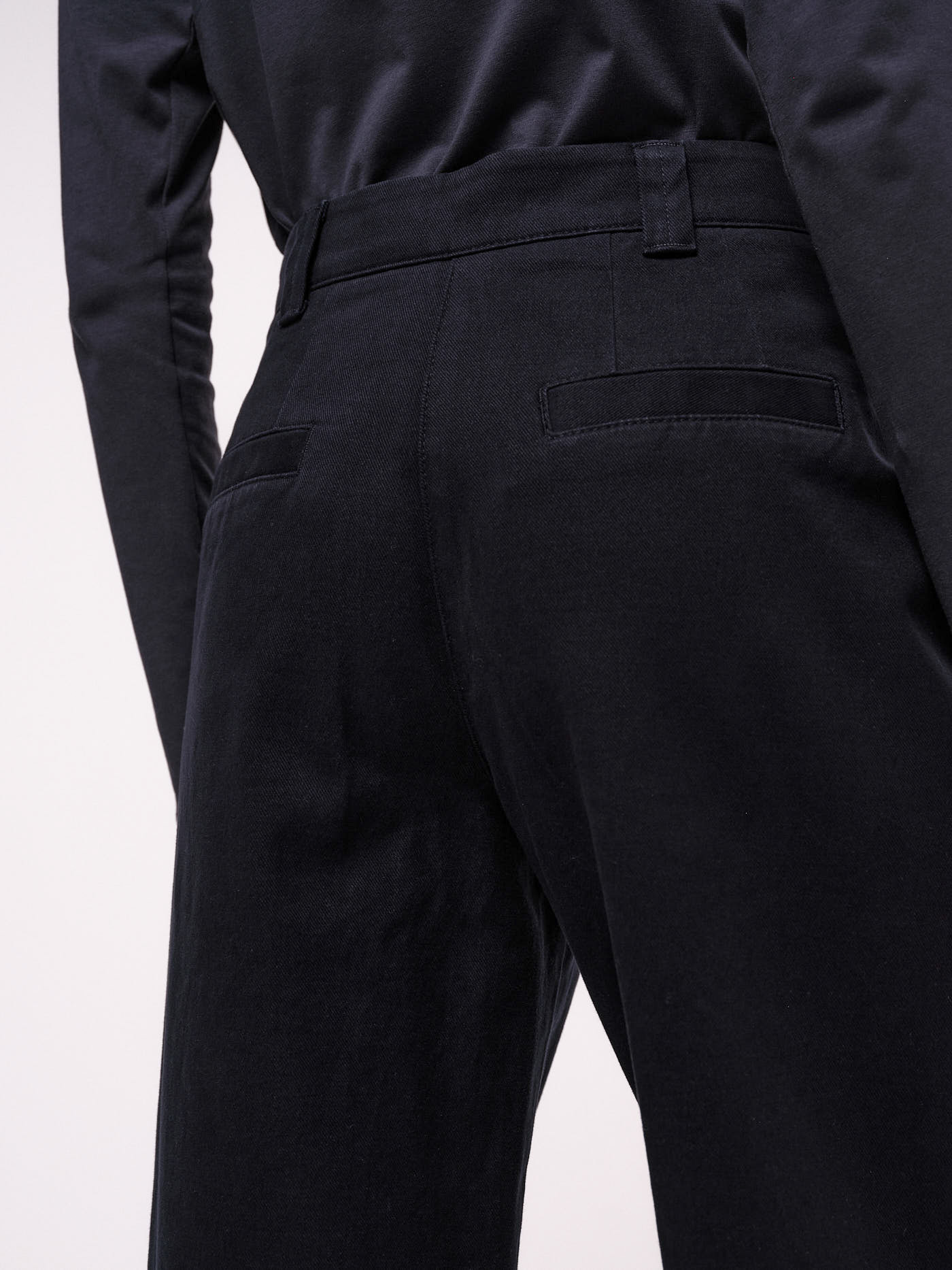 LANIUS_AW21_12916-00_High-Waist-Marlenehose_midnight_04