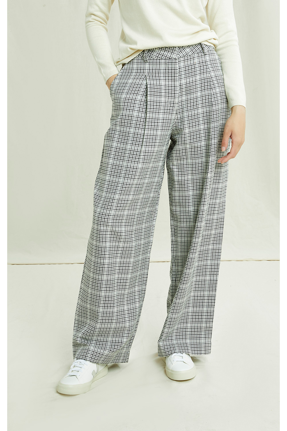 adalee-checked-trousers-in-grey-check-19b740777f85