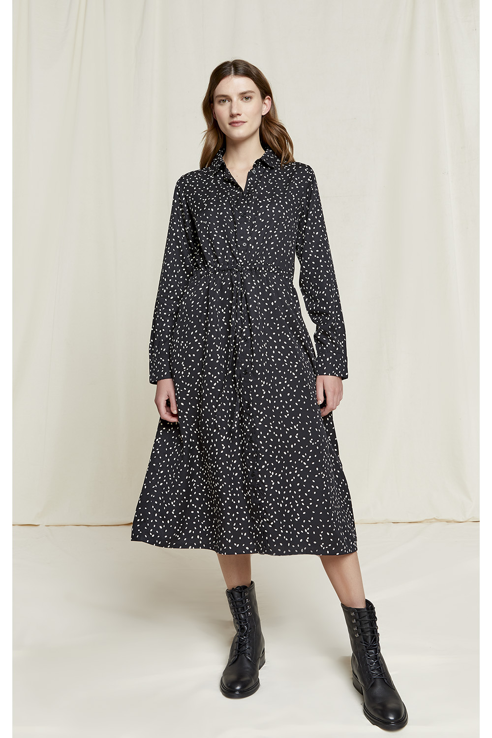 audrey-leaf-print-dress-in-black-e117527556c4