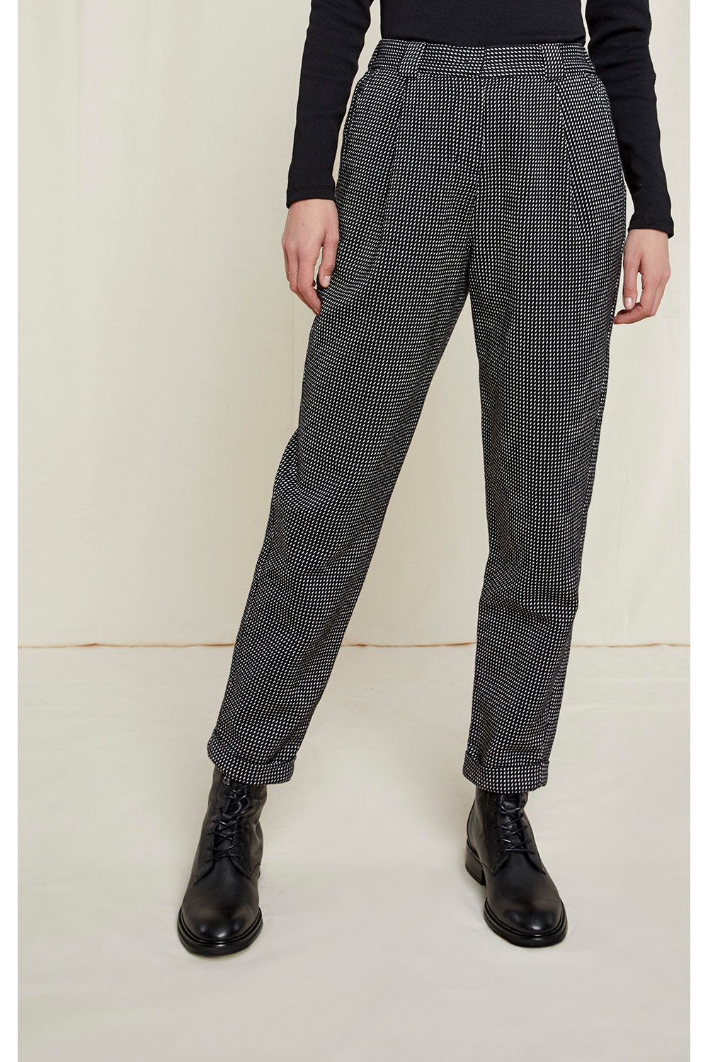 fionn-trousers-in-black-ab6e54f52c31