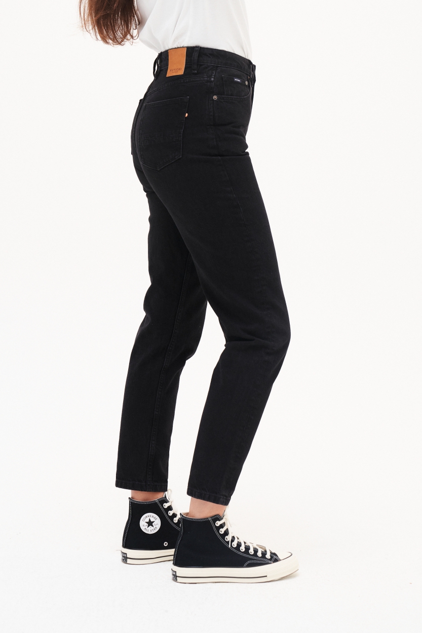 10-Black-4864