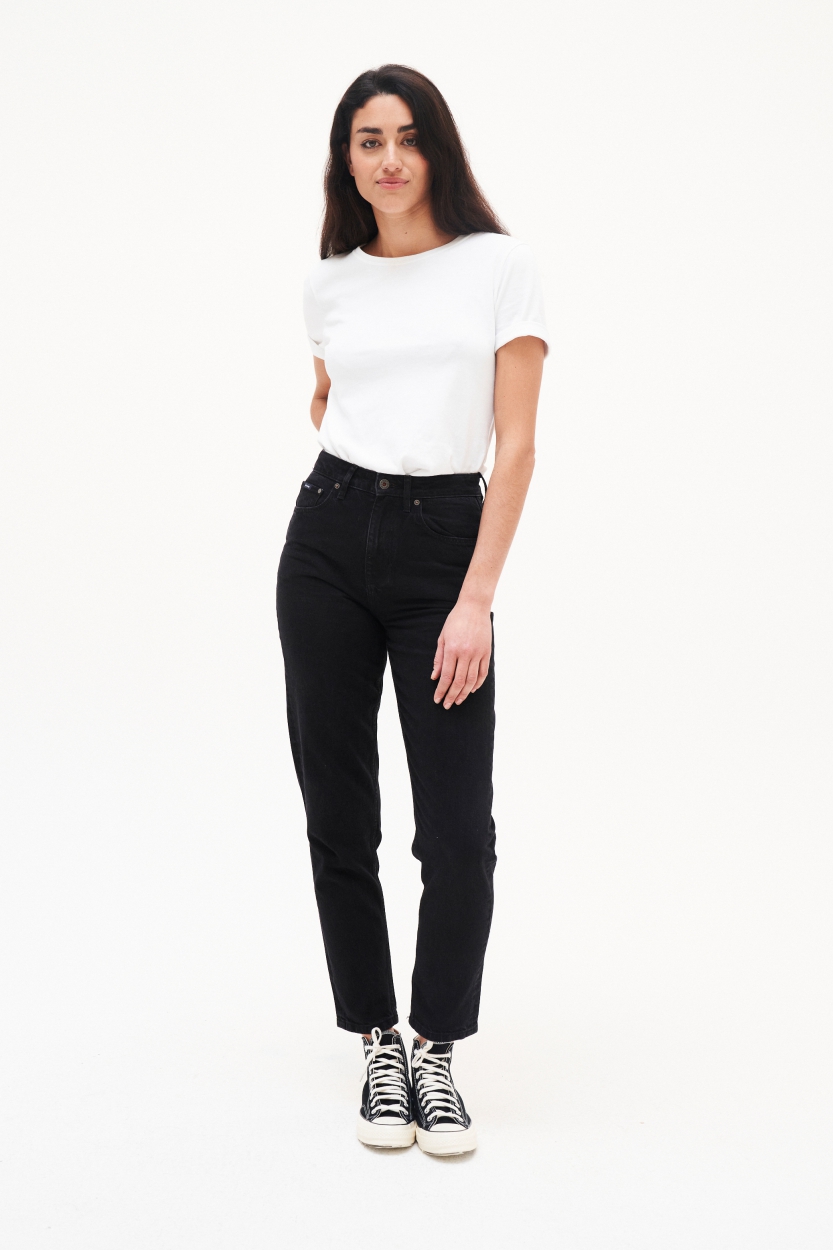 10-Black-4866