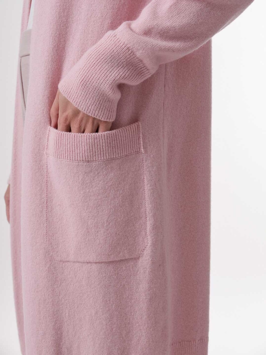 LANIUS_AW22_13403-00_Strickmantel_rose-melange_04_1200x1800