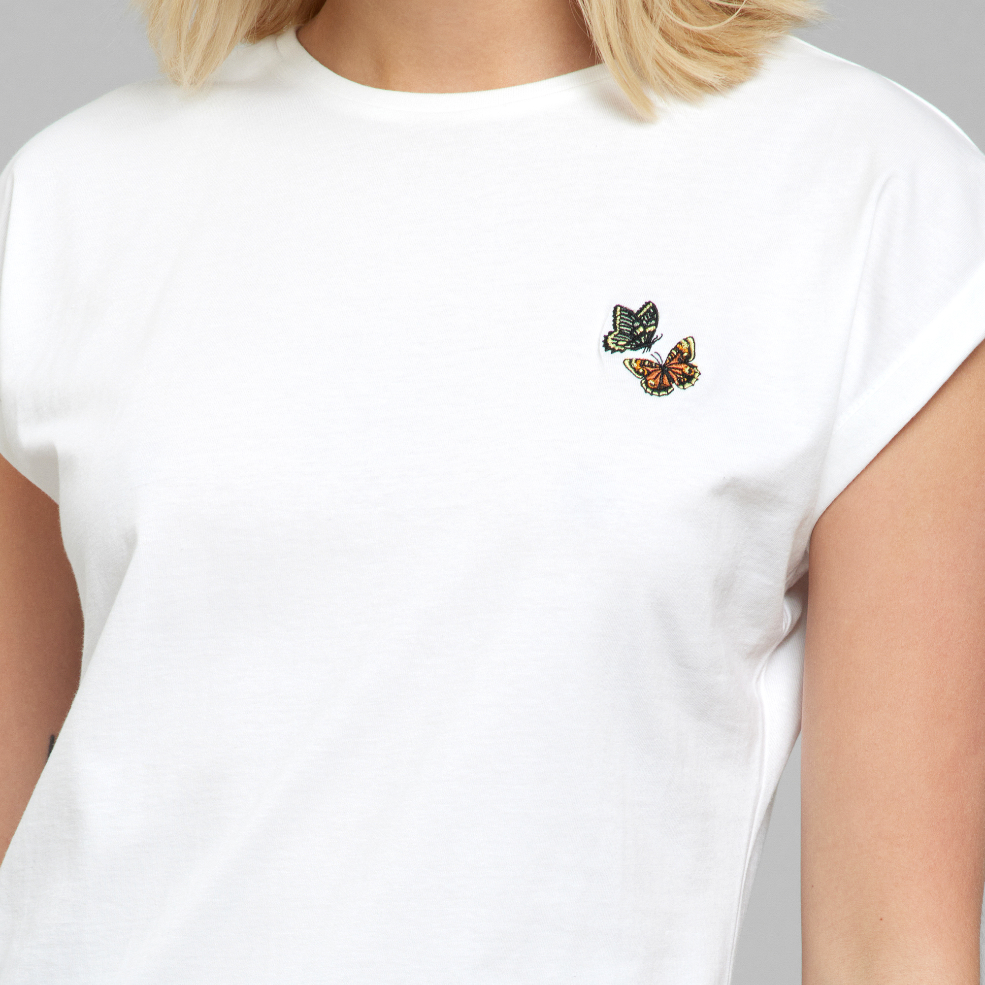 T-shirt Flying Butterflies - Dedicated